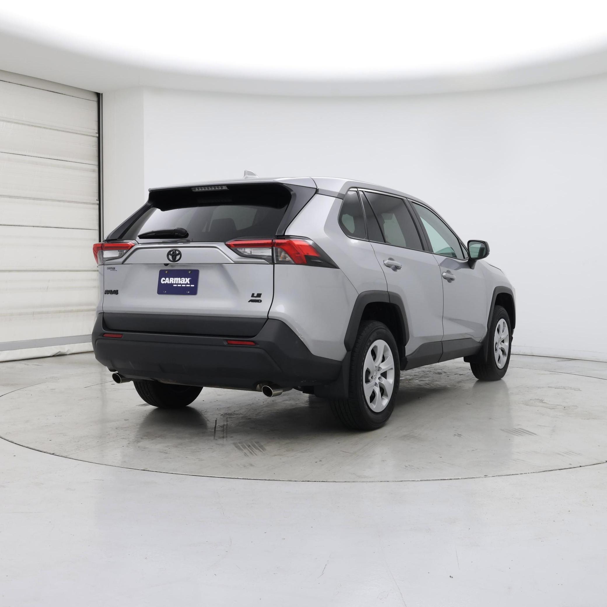 Thumbnail: 2022 Toyota RAV4 - 8