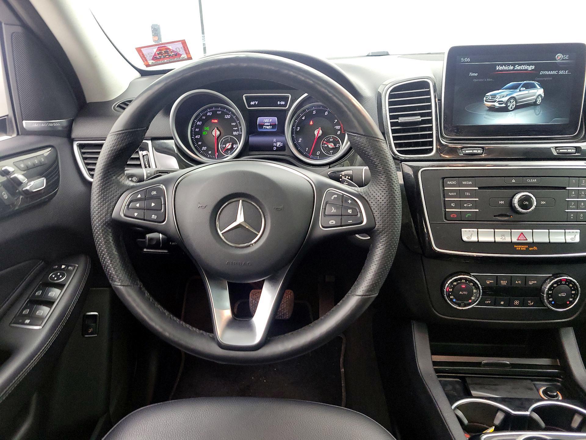 Thumbnail: 2016 Mercedes-Benz GLE - 10