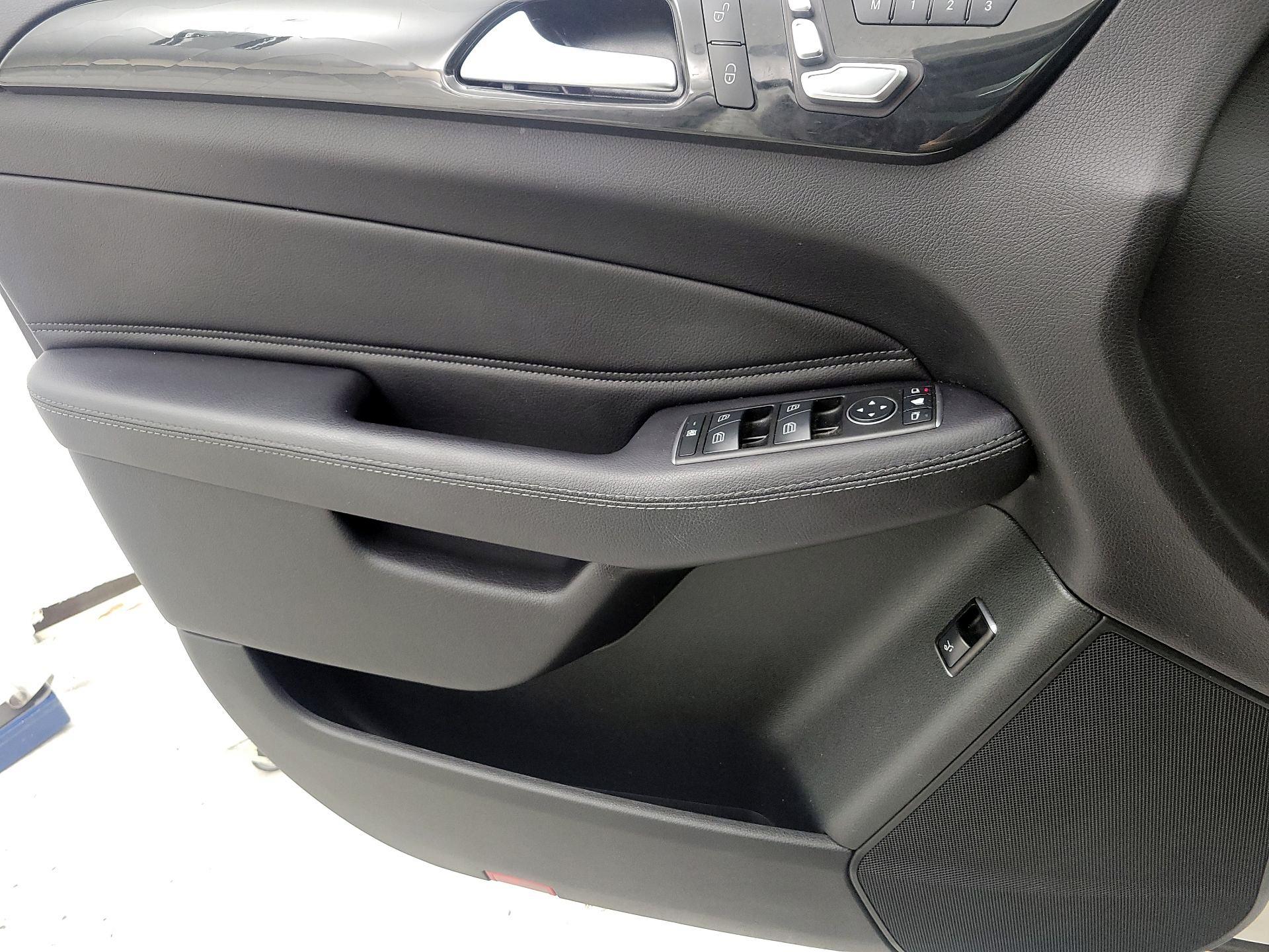 Thumbnail: 2016 Mercedes-Benz GLE - 12