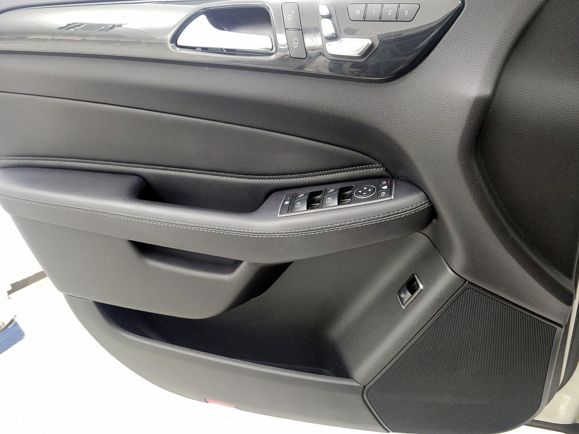 Thumbnail: 2016 Mercedes-Benz GLE - 13