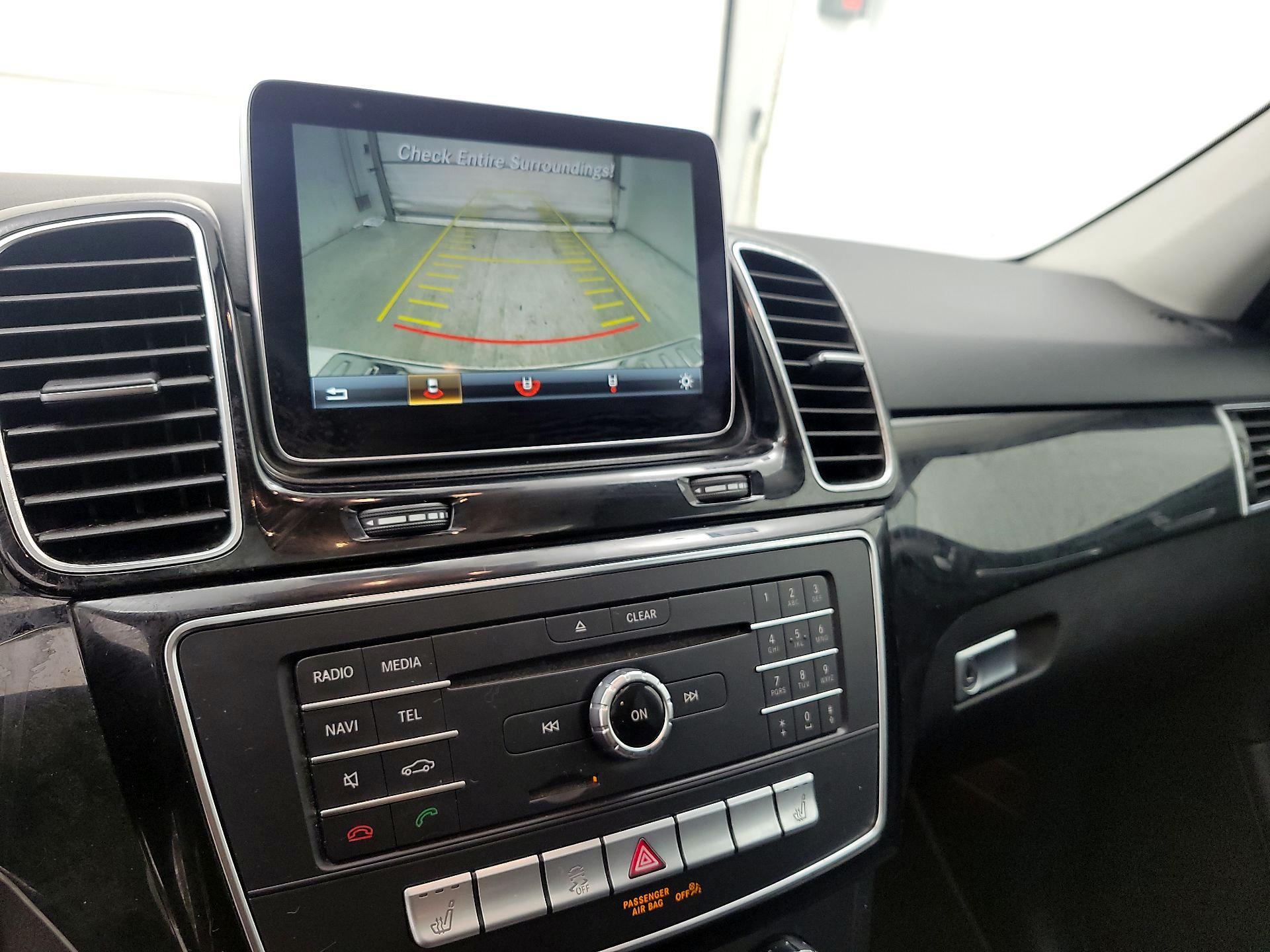 Thumbnail: 2016 Mercedes-Benz GLE - 15