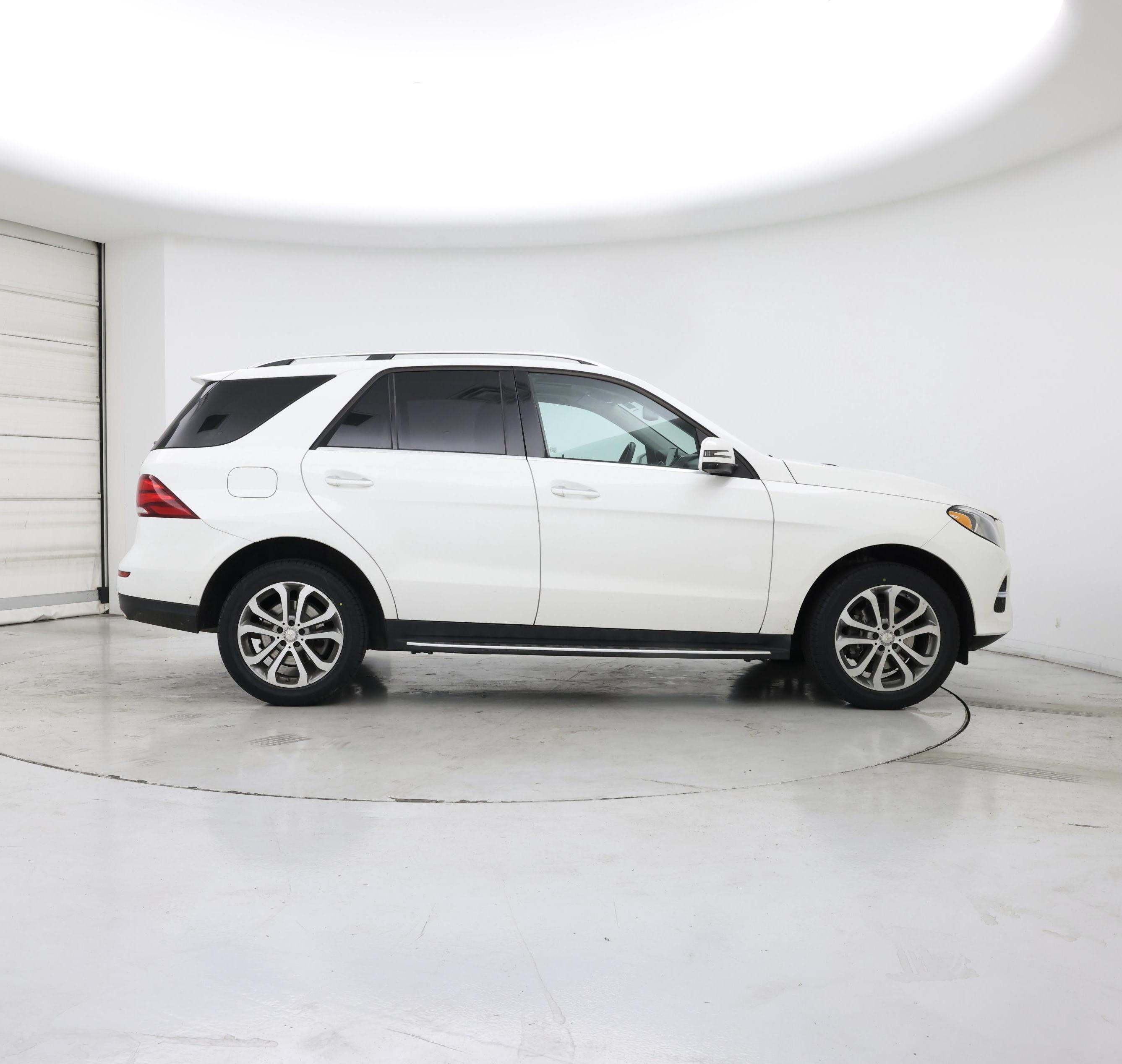 Thumbnail: 2016 Mercedes-Benz GLE - 7
