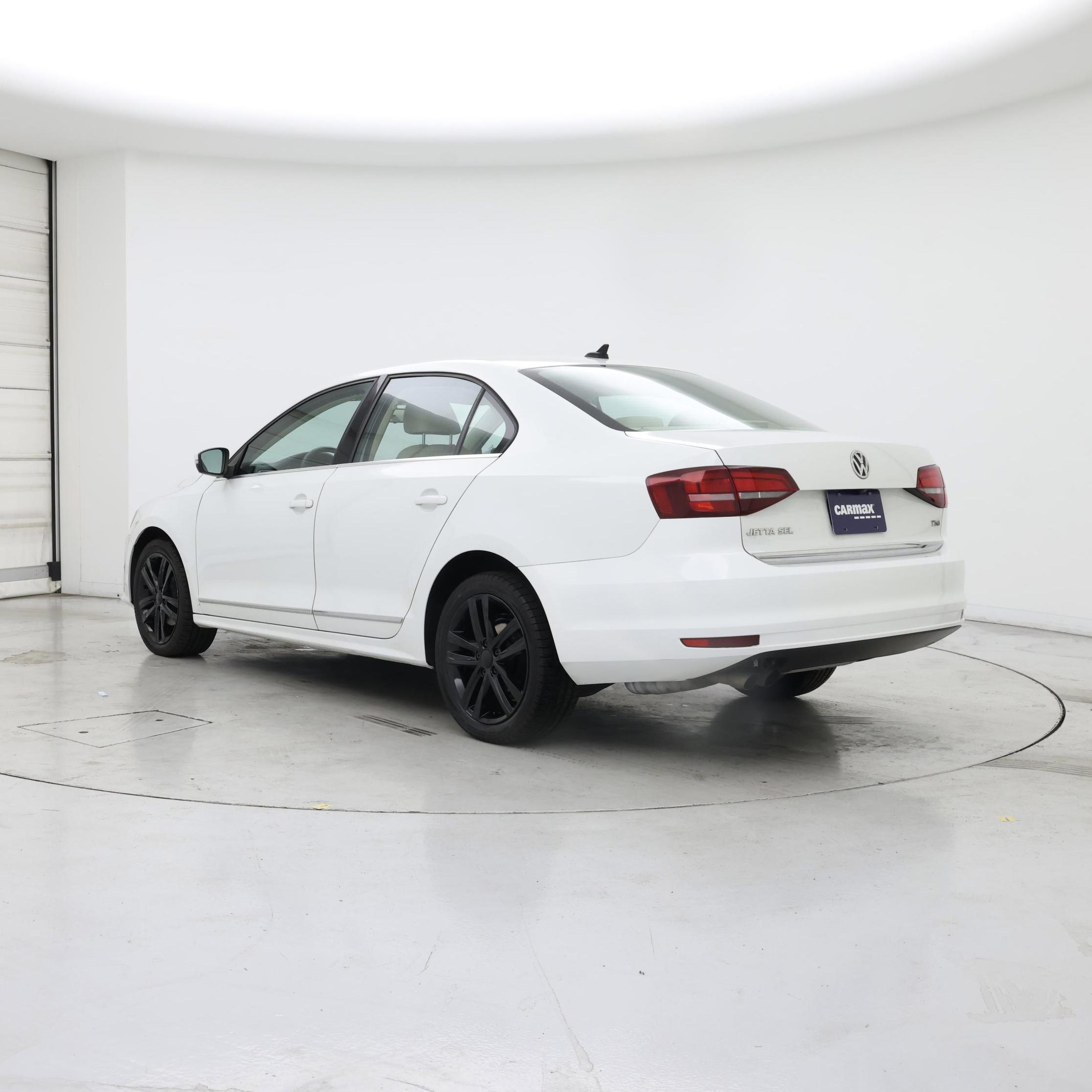 Thumbnail: 2017 Volkswagen Jetta - 2