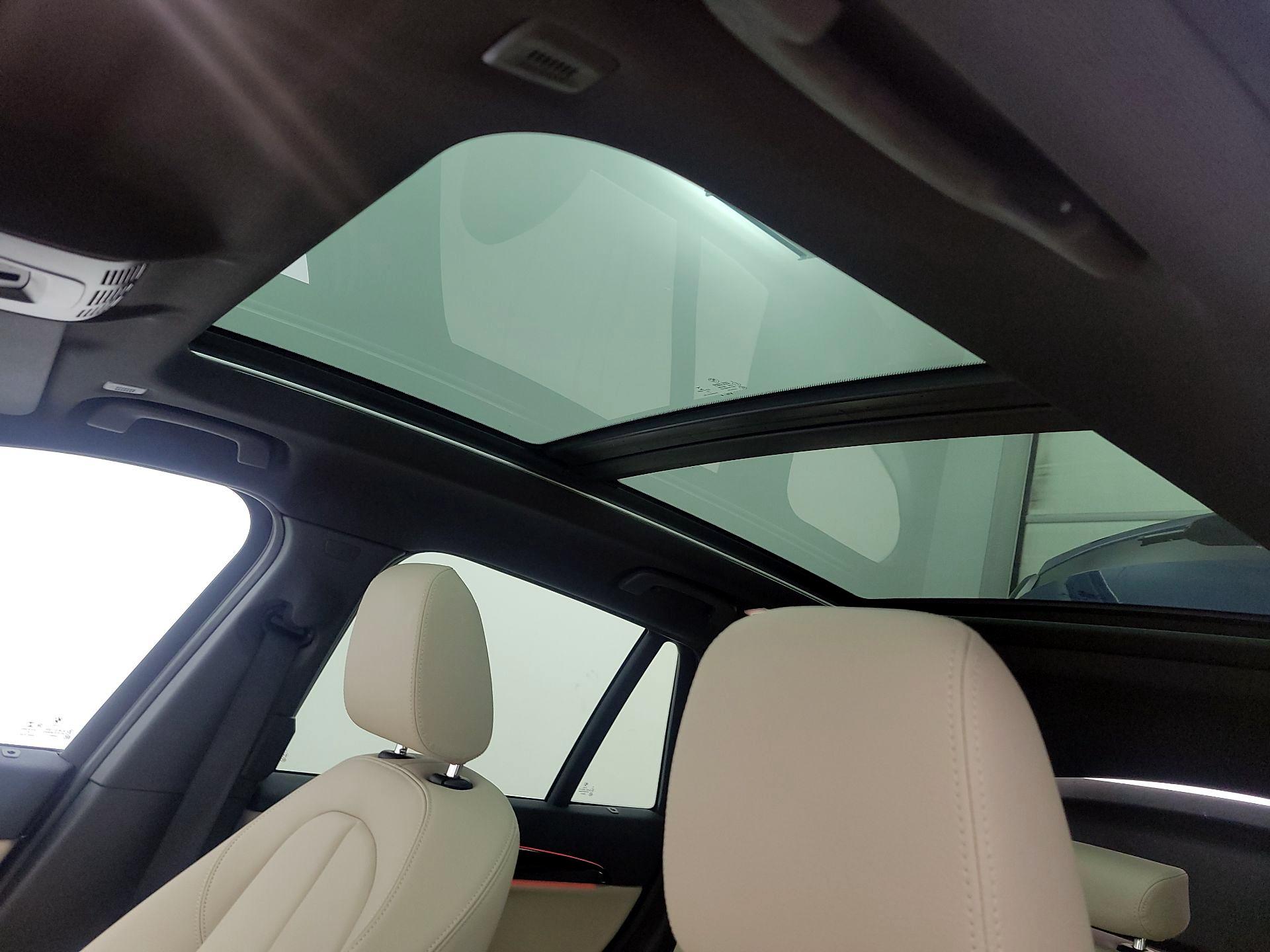 Thumbnail: 2021 BMW X1 - 18