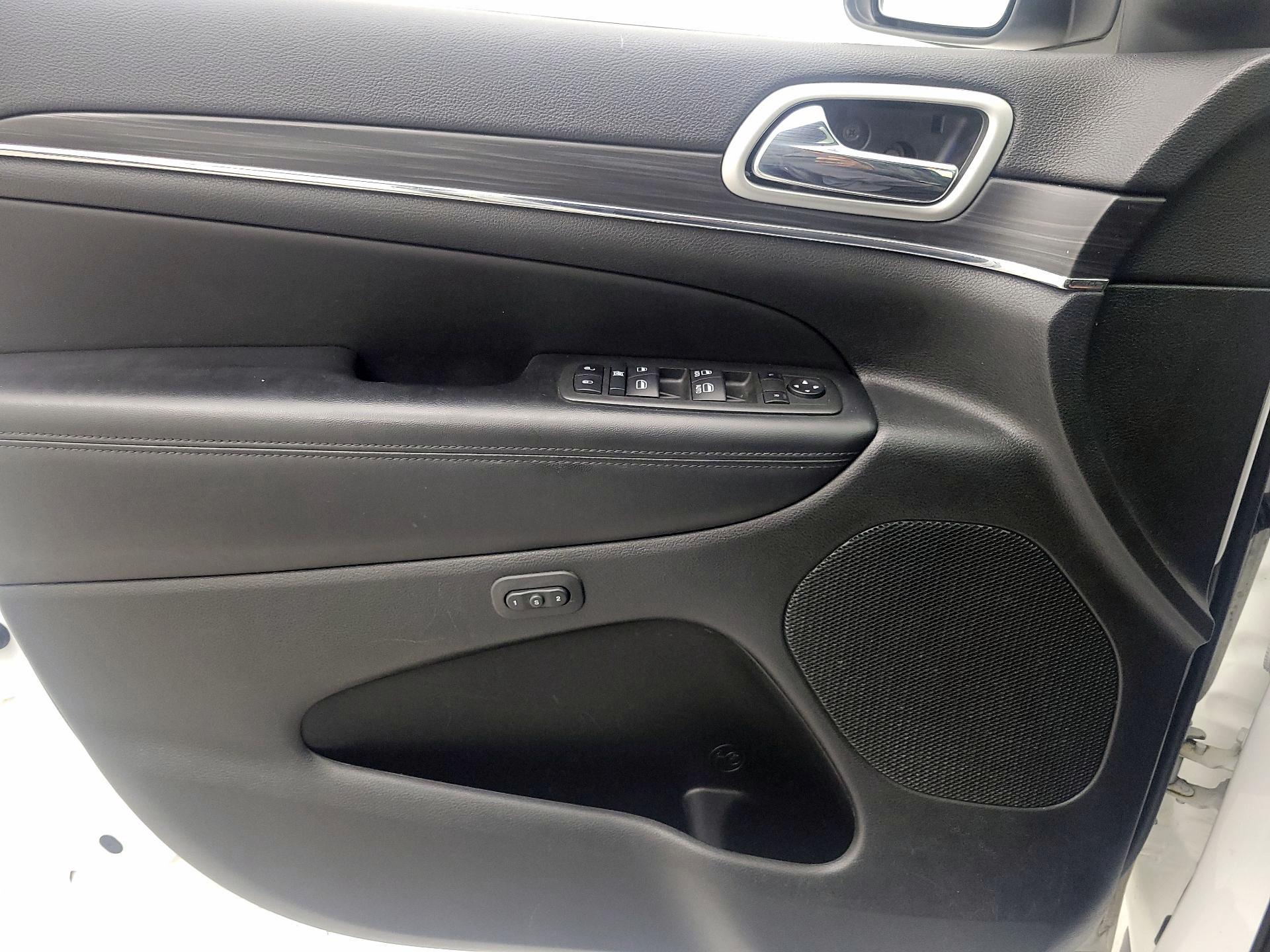 Thumbnail: 2022 Jeep Grand Cherokee - 12