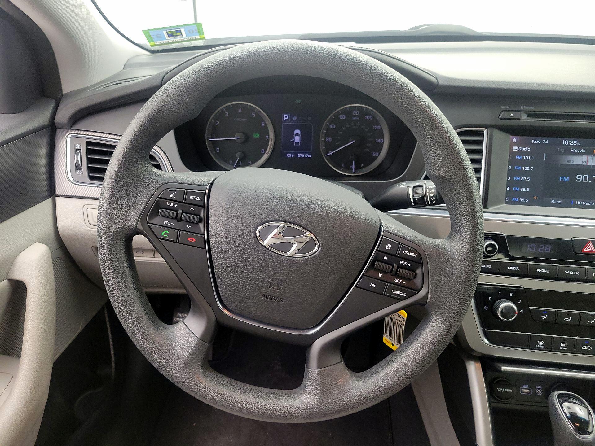 Thumbnail: 2016 Hyundai Sonata - 10