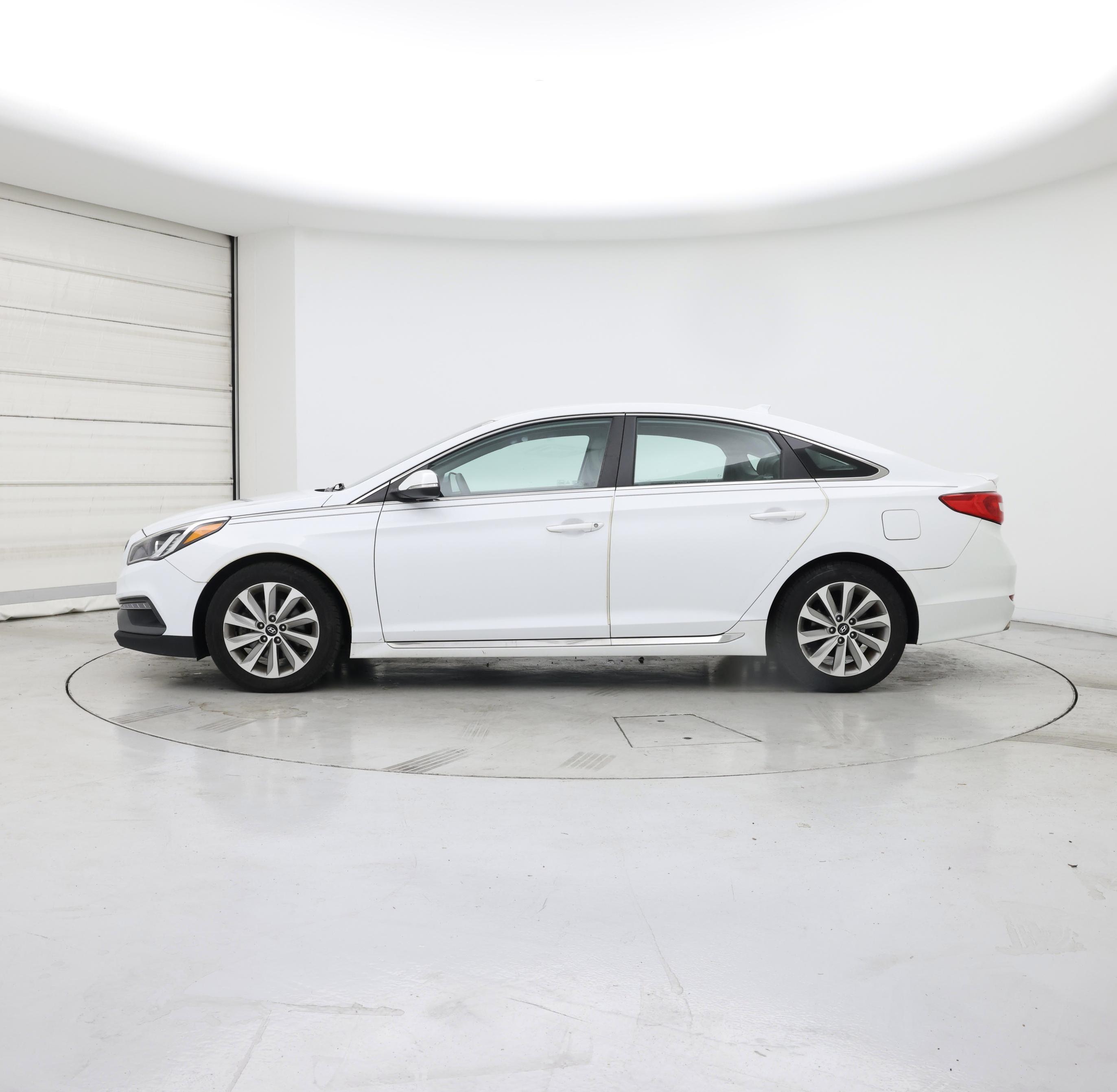 Thumbnail: 2016 Hyundai Sonata - 3