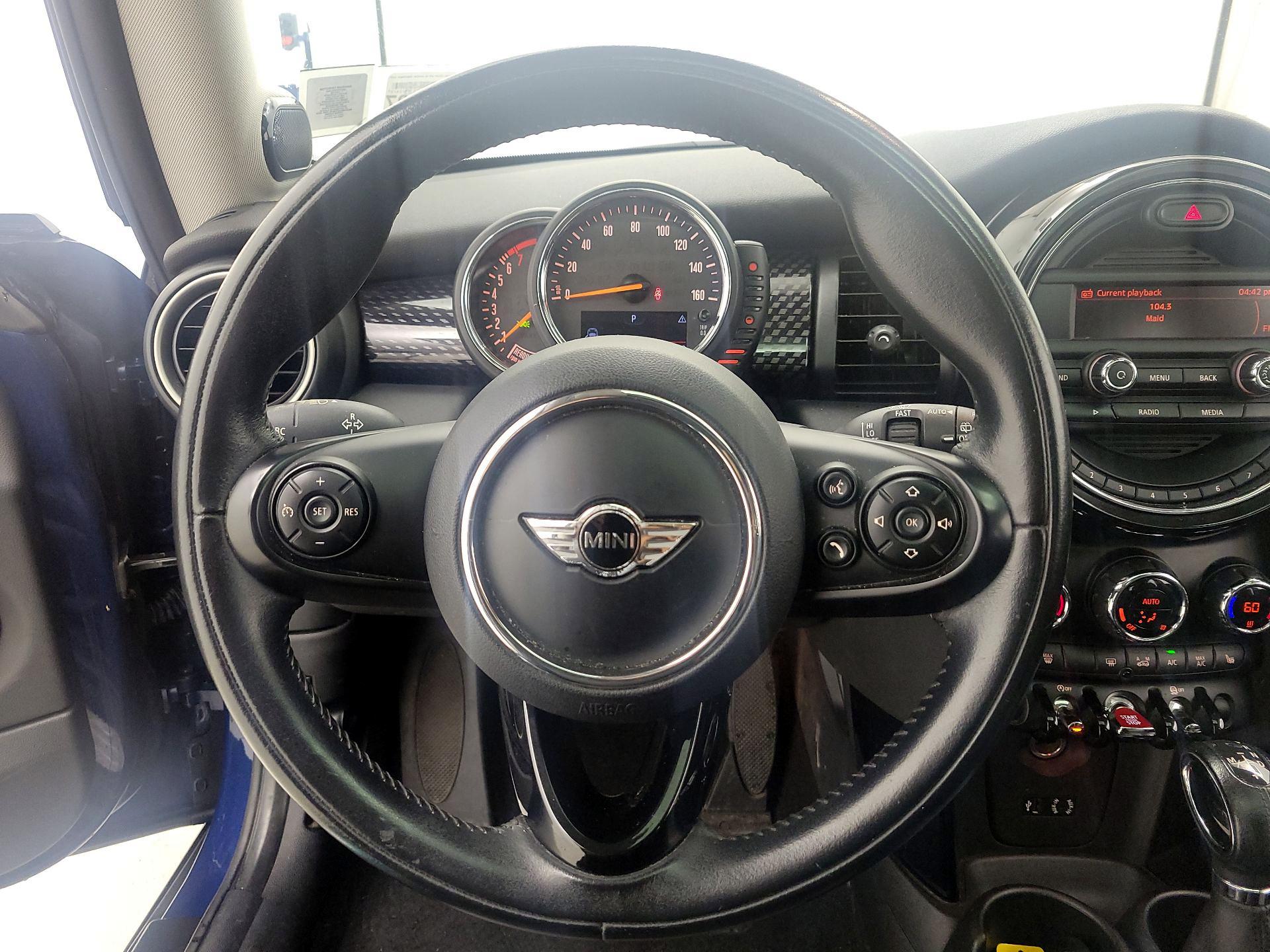 Thumbnail: 2015 MINI Cooper Hardtop - 10