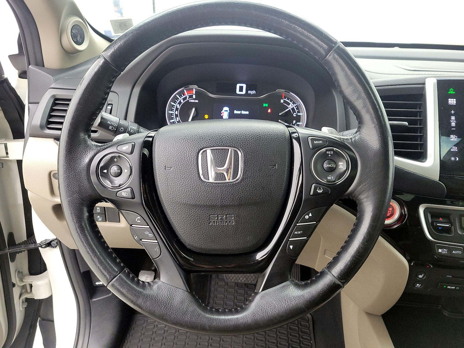 Thumbnail: 2016 Honda Pilot - 10