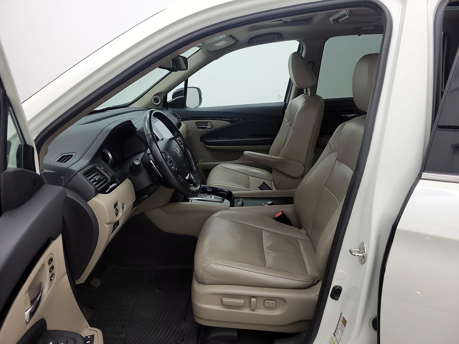 Thumbnail: 2016 Honda Pilot - 11