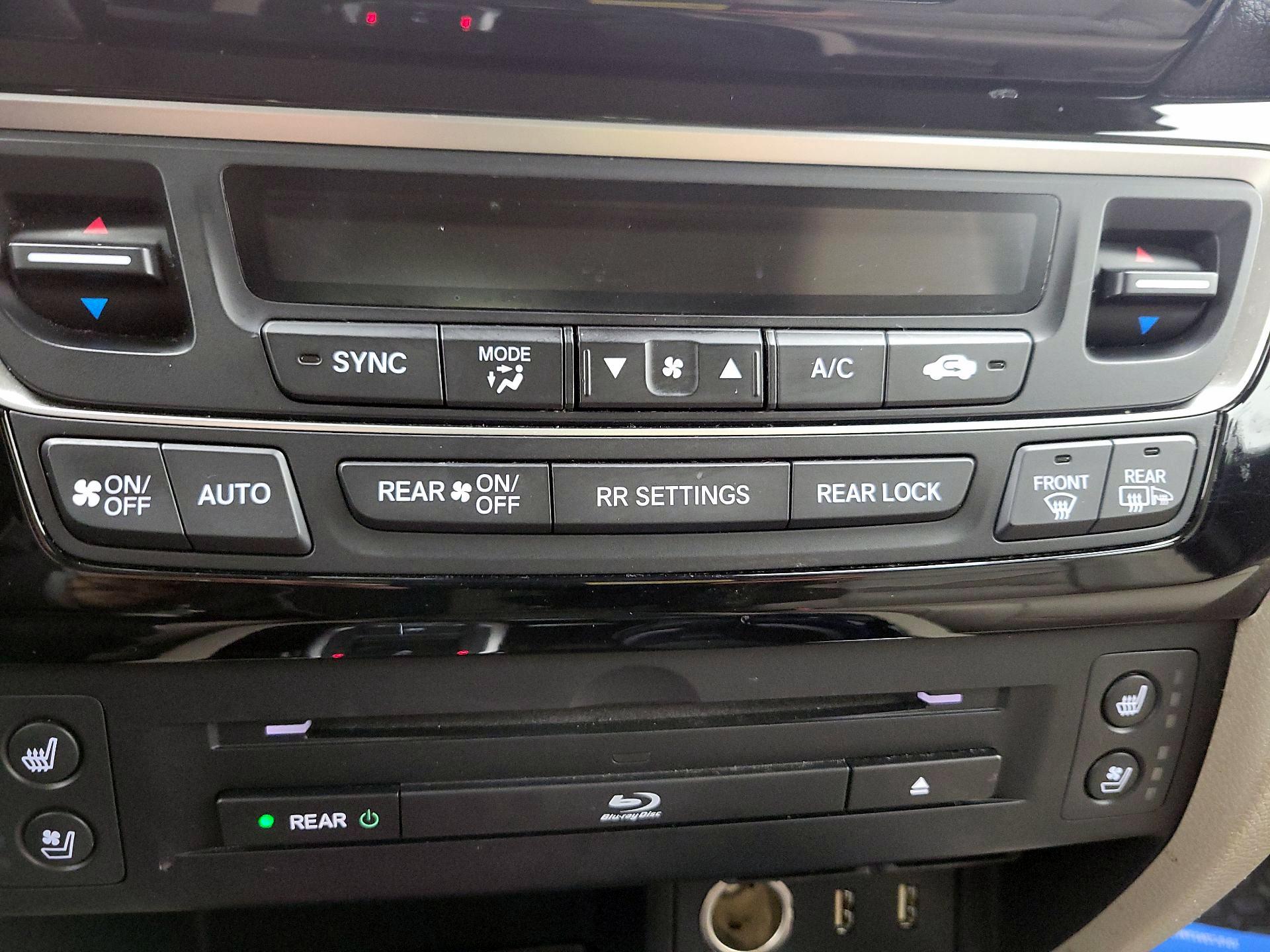 Thumbnail: 2016 Honda Pilot - 16