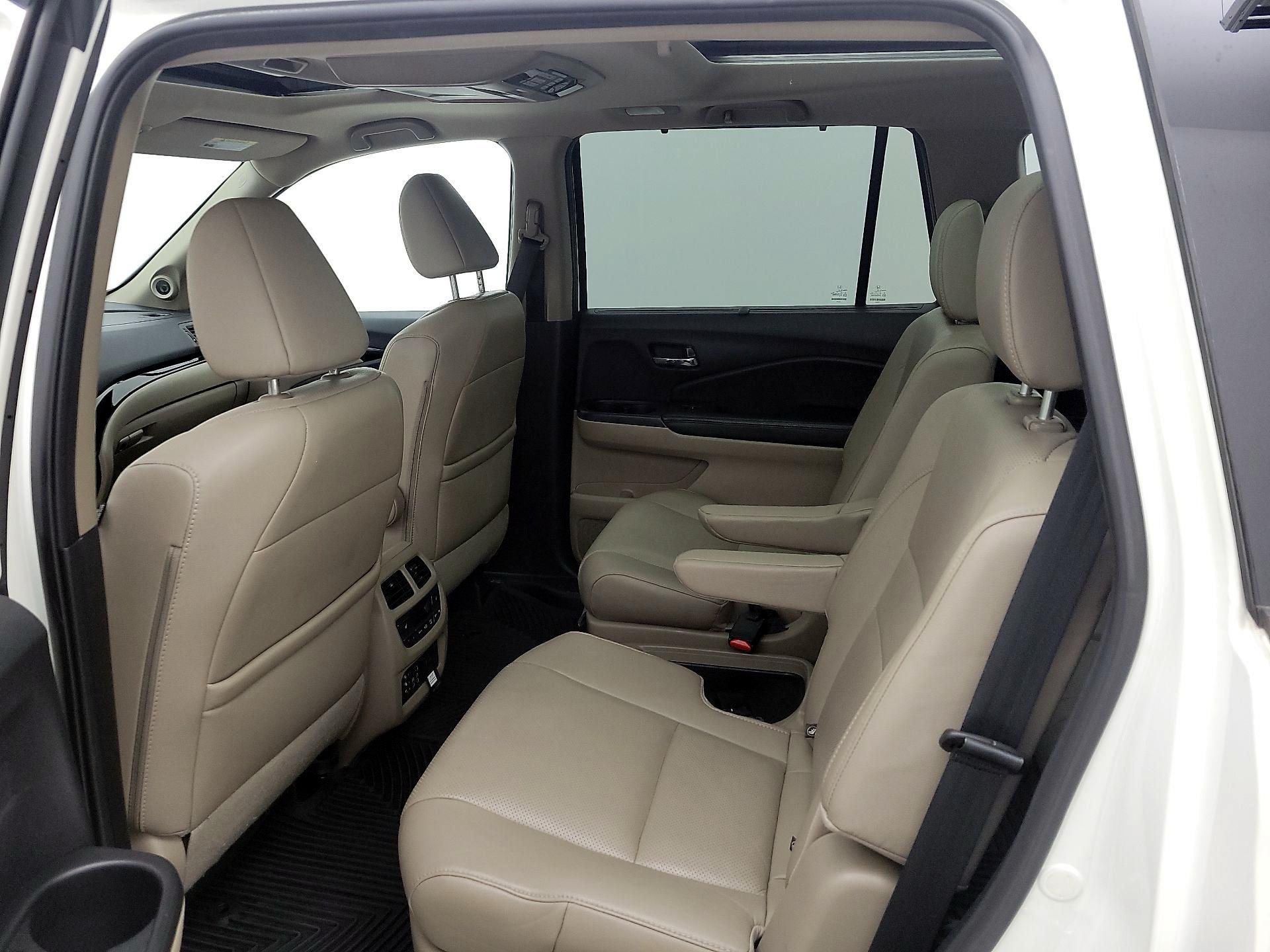 Thumbnail: 2016 Honda Pilot - 20