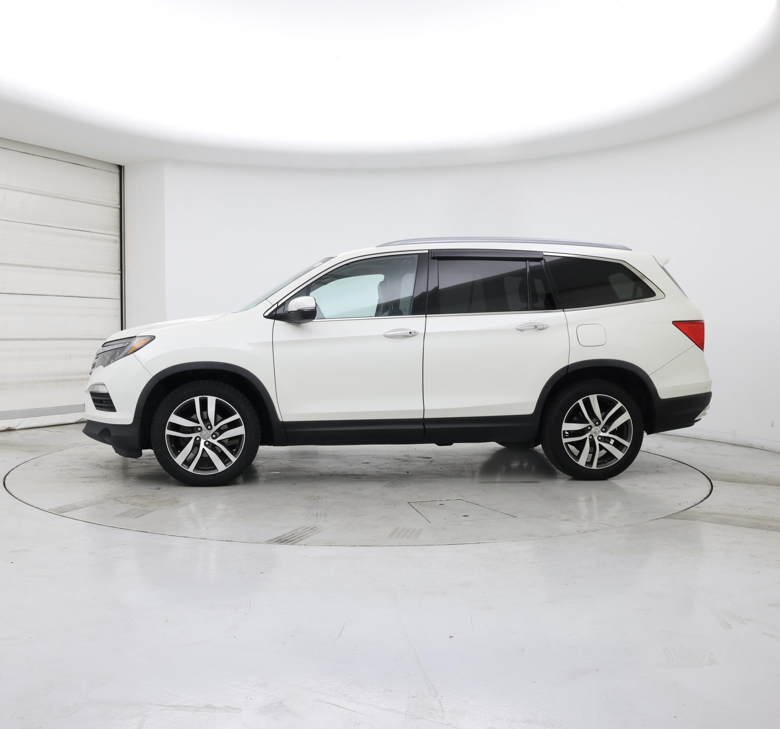 Thumbnail: 2016 Honda Pilot - 3