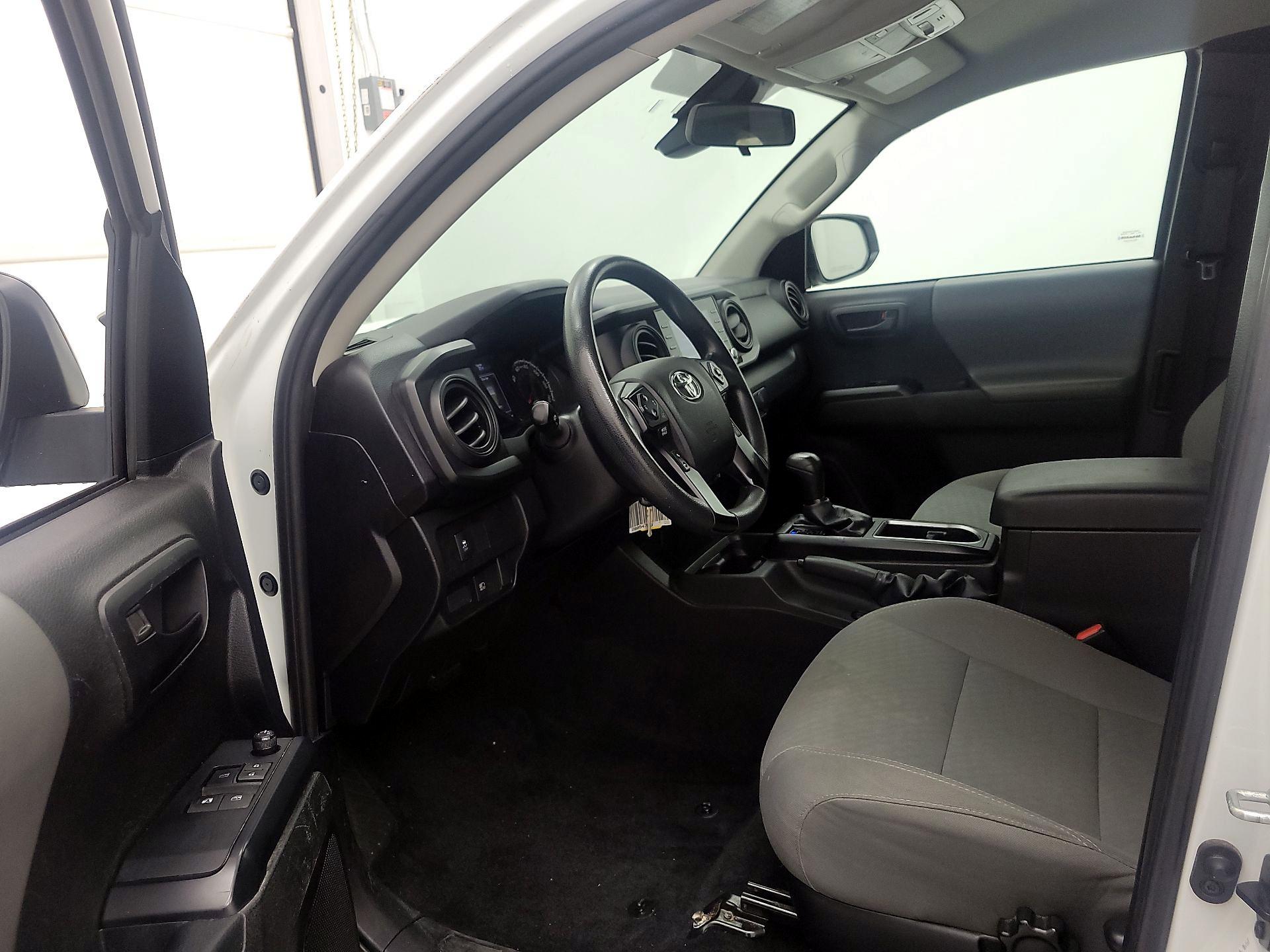 Thumbnail: 2022 Toyota Tacoma - 11