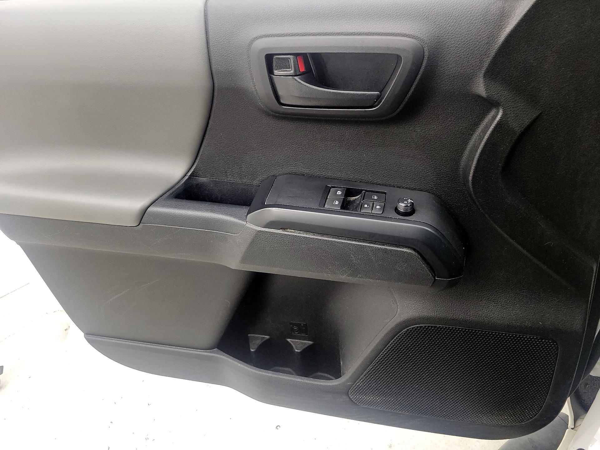 Thumbnail: 2022 Toyota Tacoma - 12