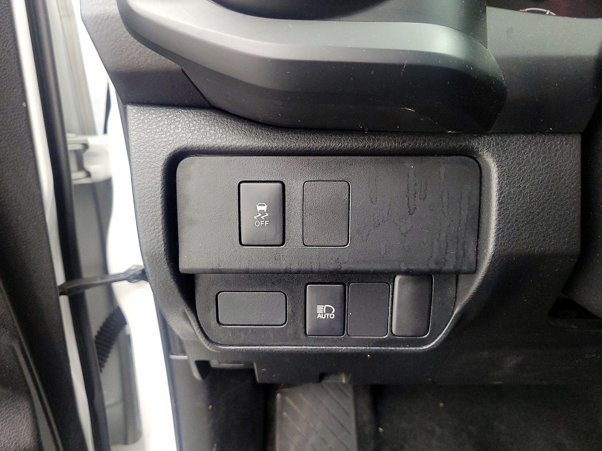 Thumbnail: 2022 Toyota Tacoma - 13