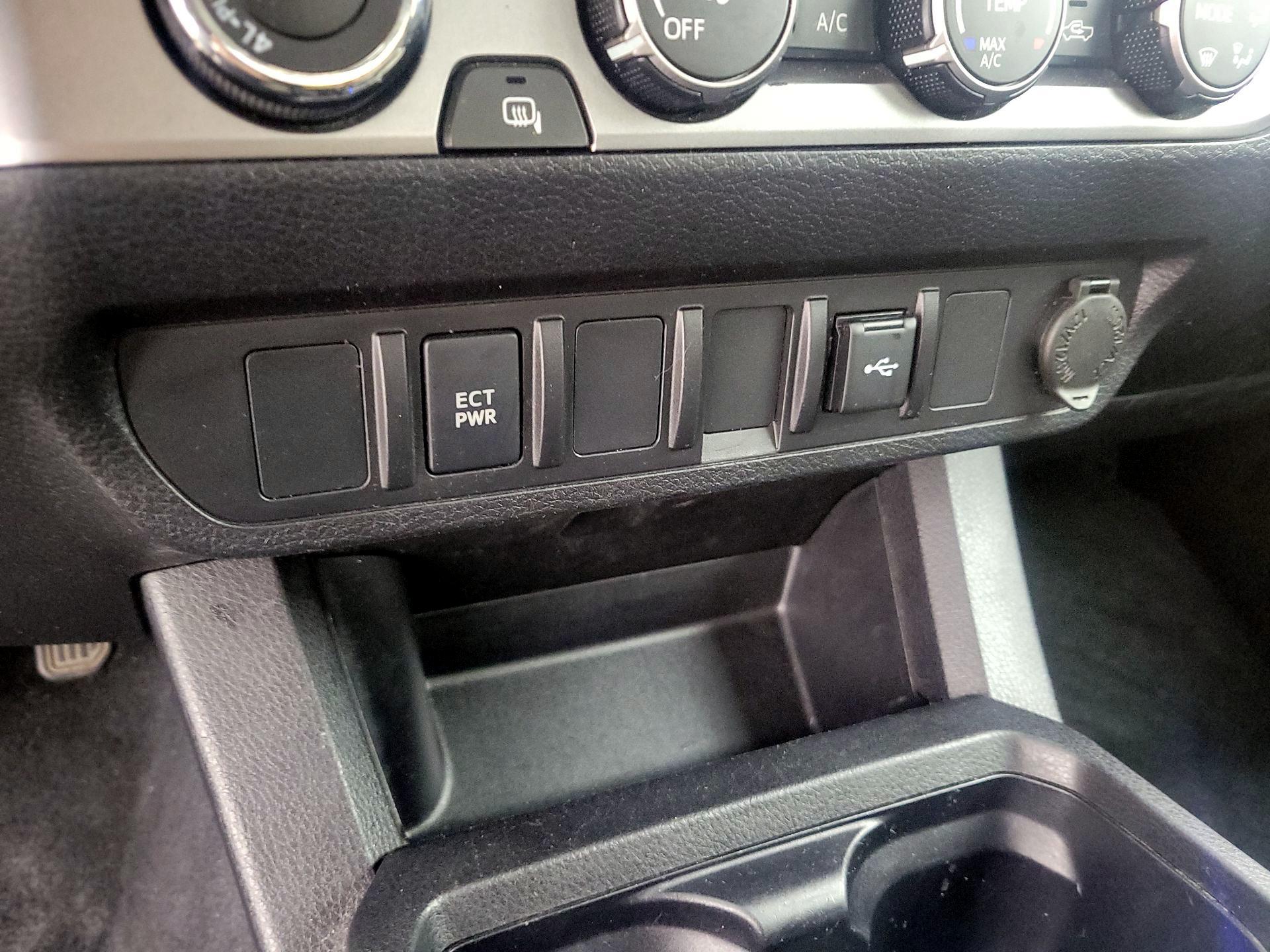 Thumbnail: 2022 Toyota Tacoma - 18