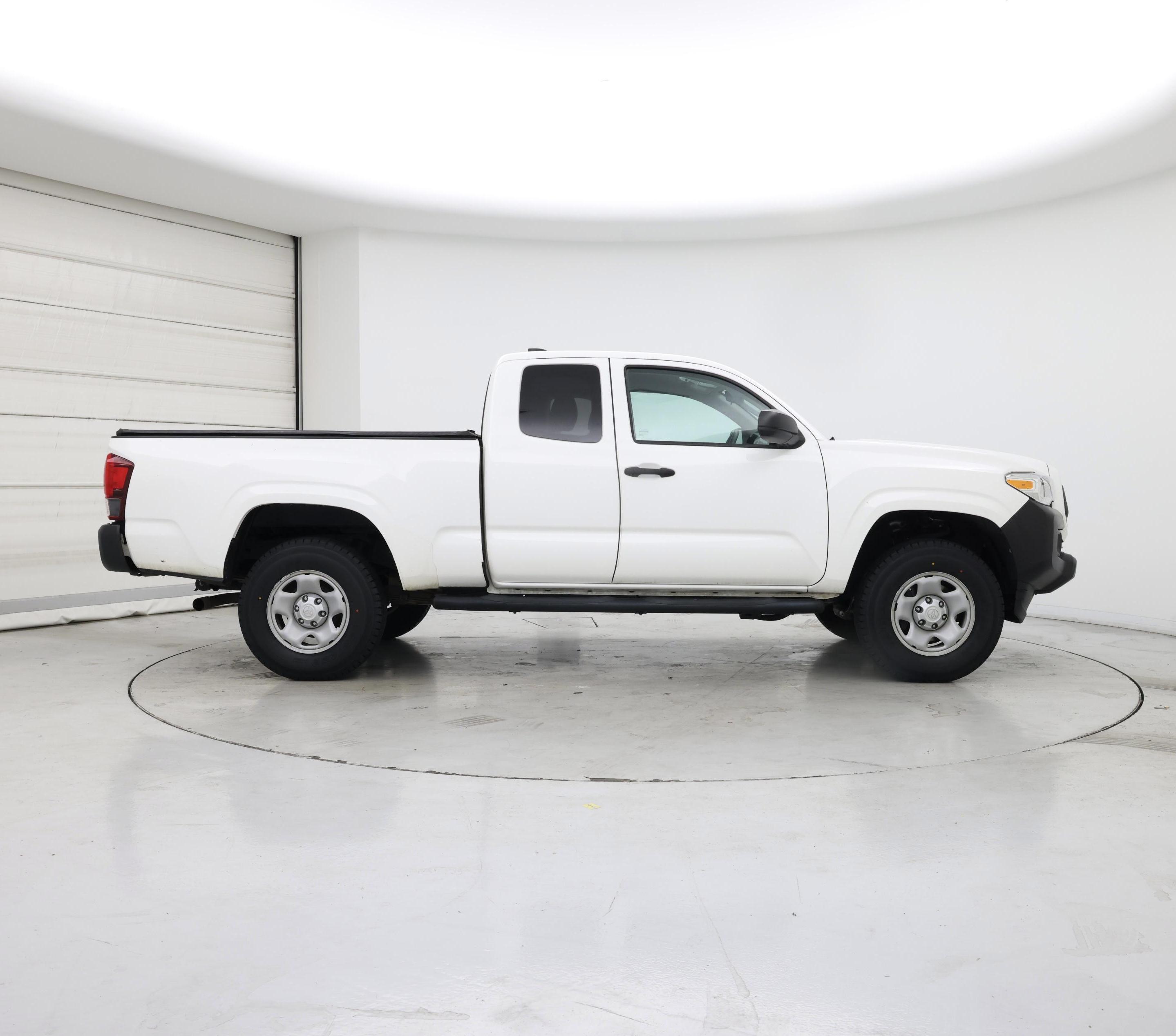 Thumbnail: 2022 Toyota Tacoma - 7