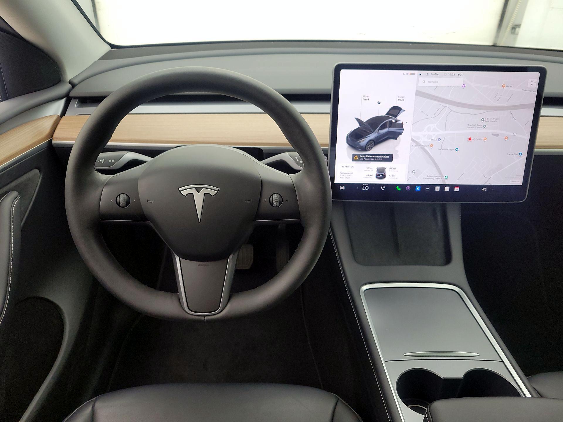 Thumbnail: 2025 Tesla Model Y - 10