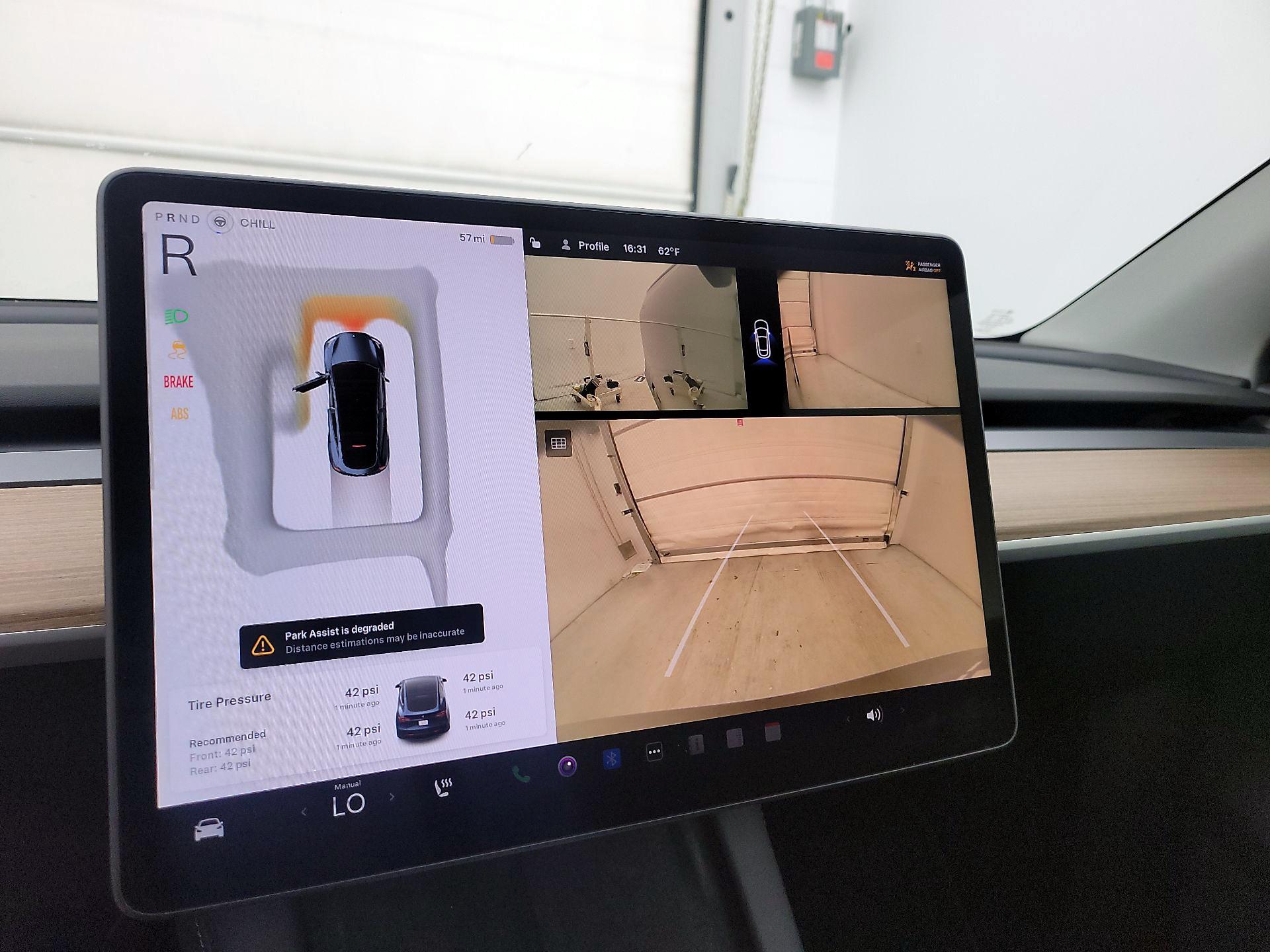 Thumbnail: 2025 Tesla Model Y - 14