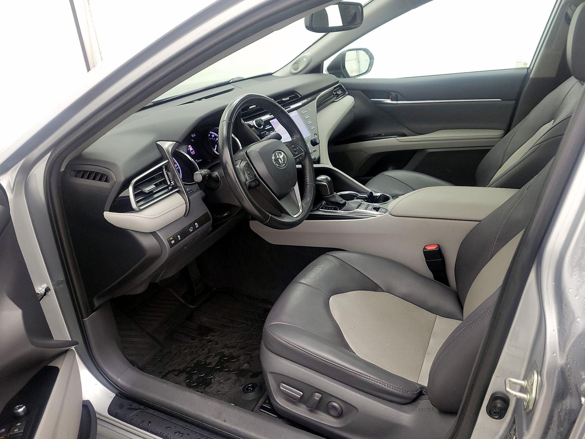 Thumbnail: 2020 Toyota Camry - 11