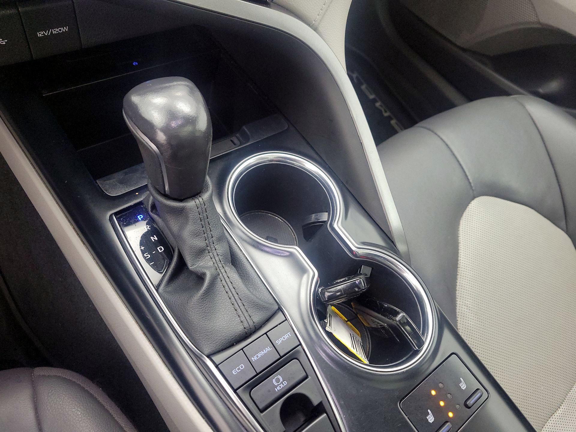 Thumbnail: 2020 Toyota Camry - 17