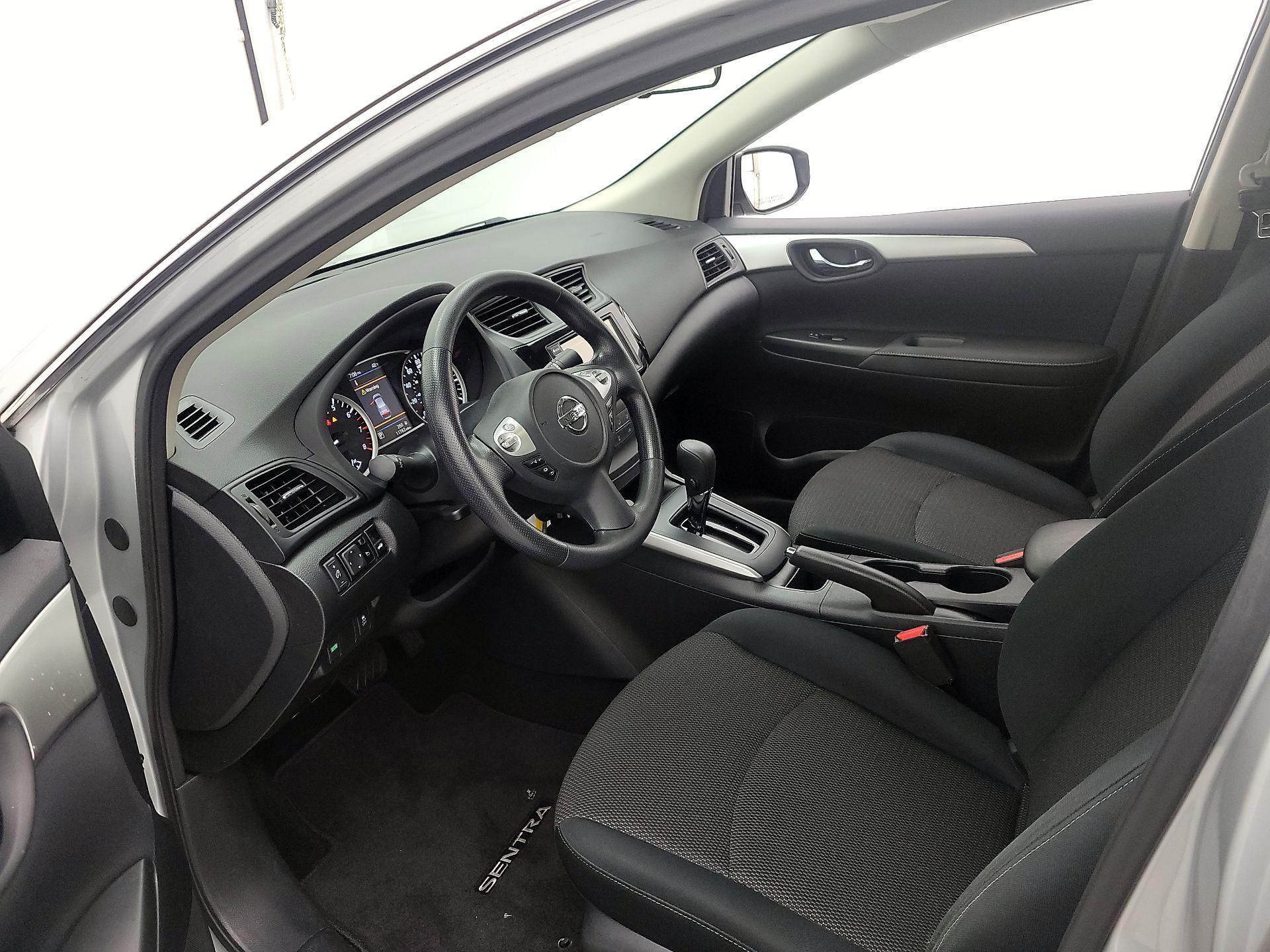 Thumbnail: 2019 Nissan Sentra - 11