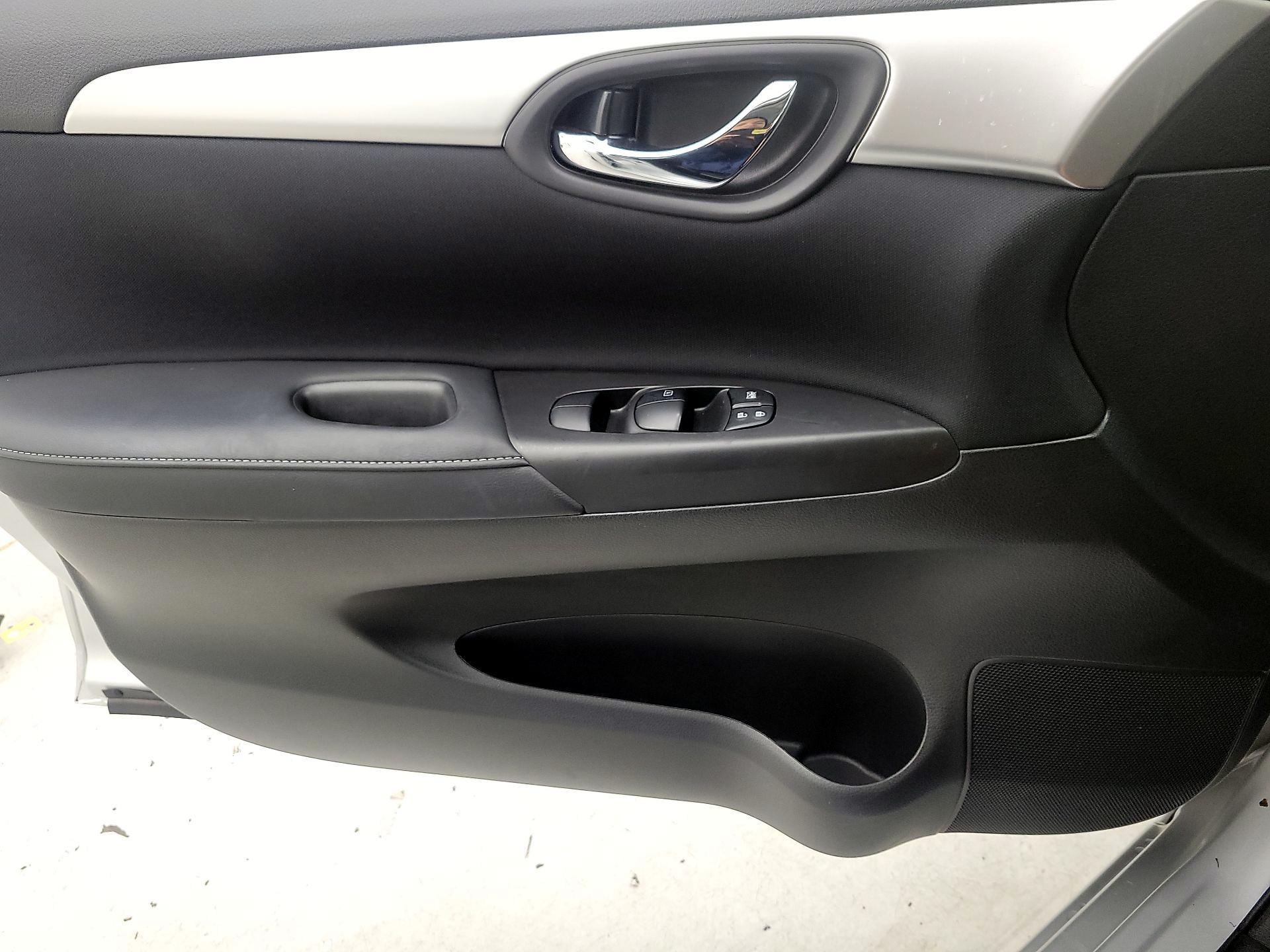 Thumbnail: 2019 Nissan Sentra - 12