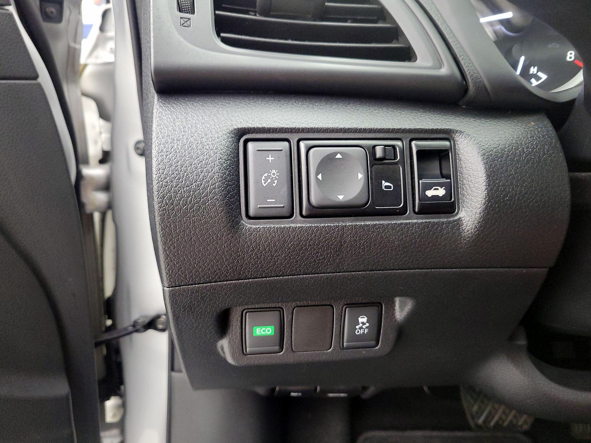 Thumbnail: 2019 Nissan Sentra - 13