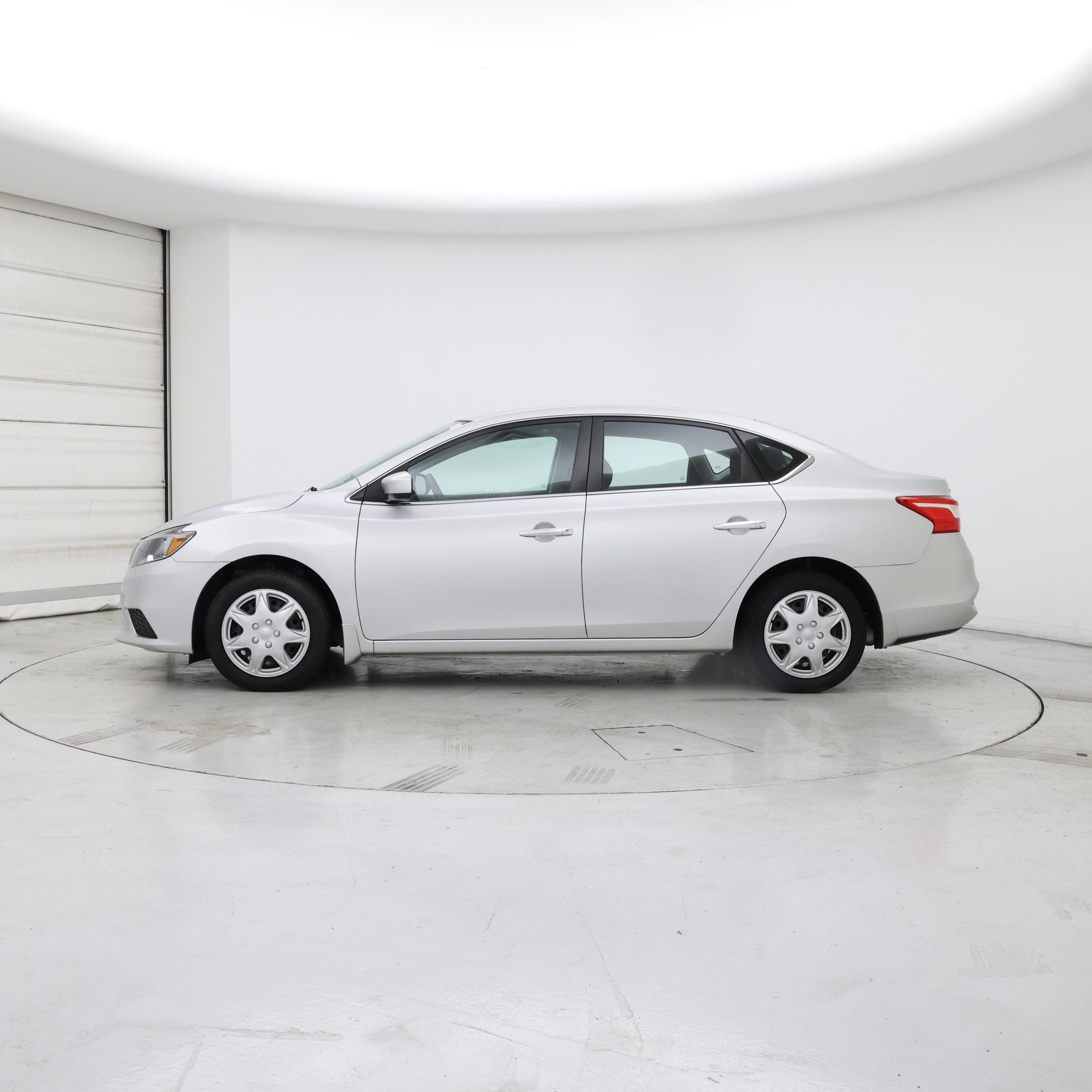 Thumbnail: 2019 Nissan Sentra - 3