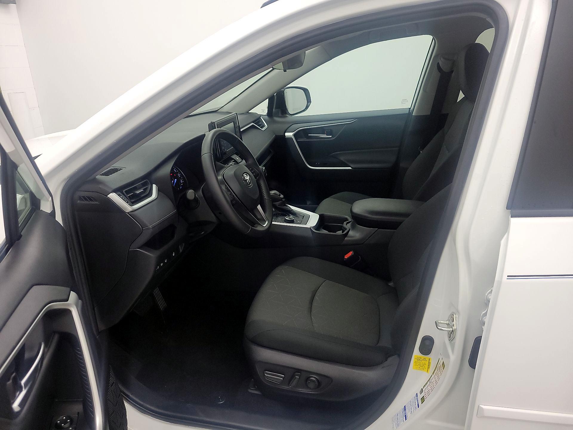 Thumbnail: 2021 Toyota RAV4 - 11