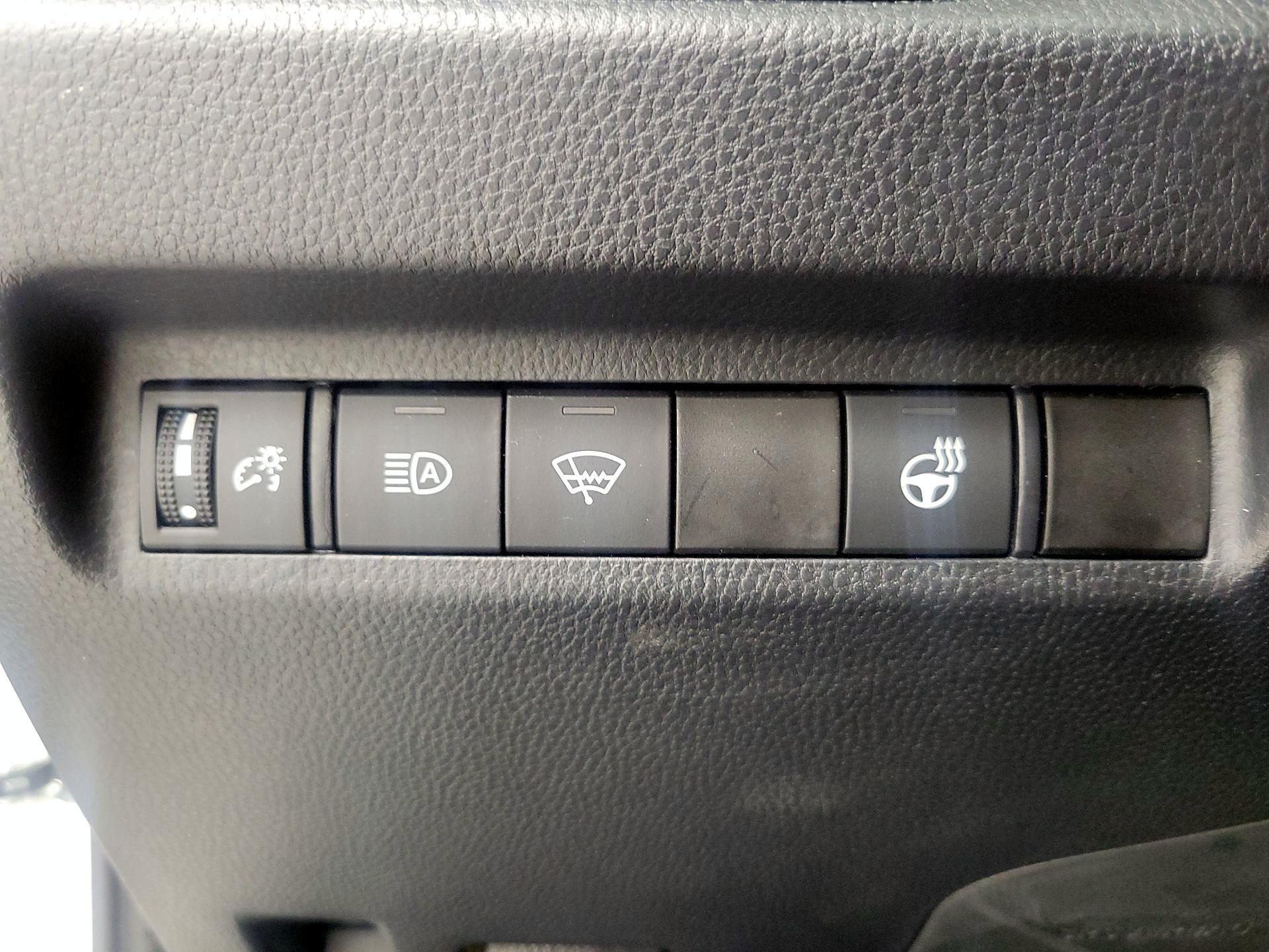 Thumbnail: 2021 Toyota RAV4 - 13