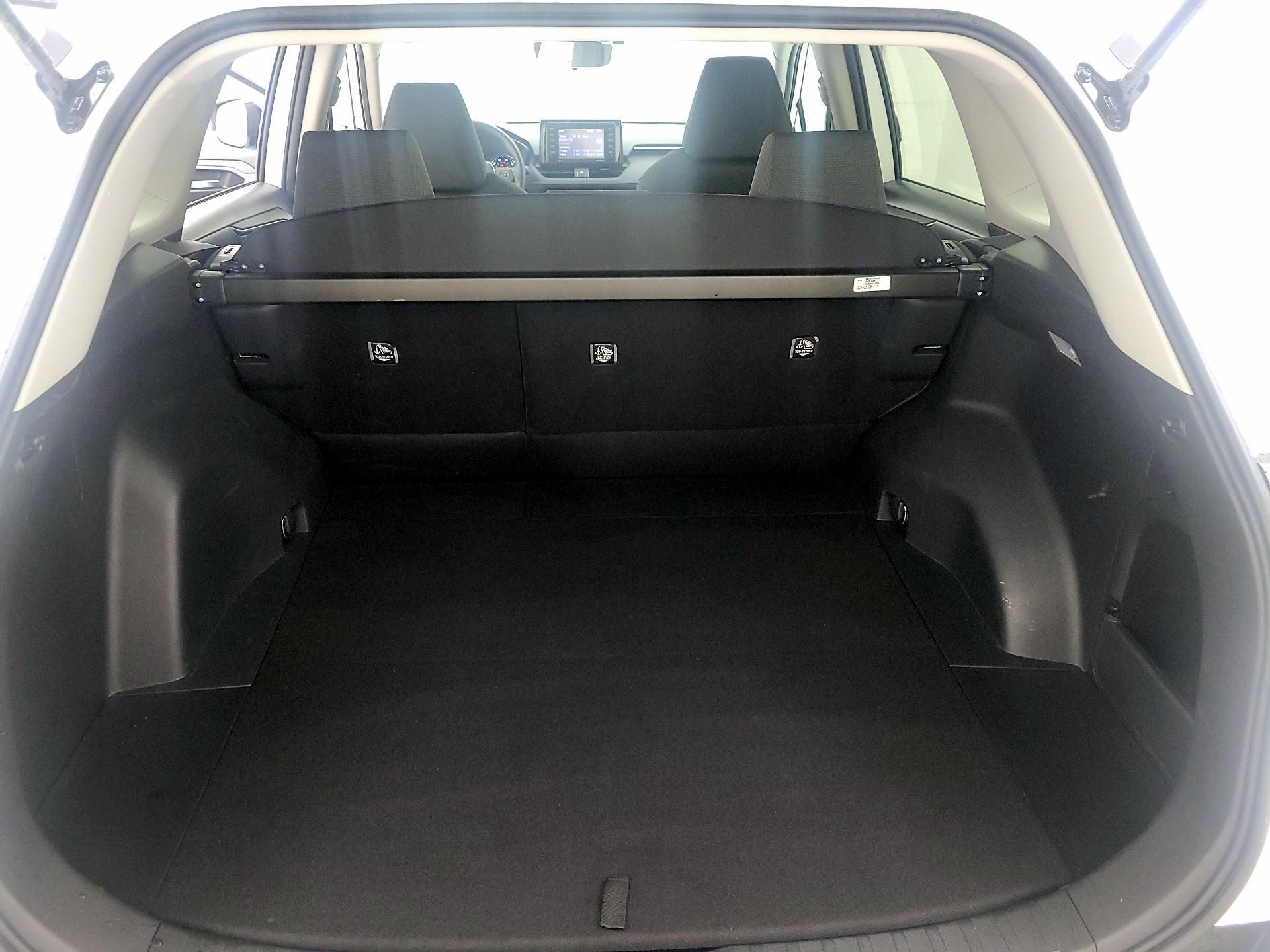 Thumbnail: 2021 Toyota RAV4 - 20