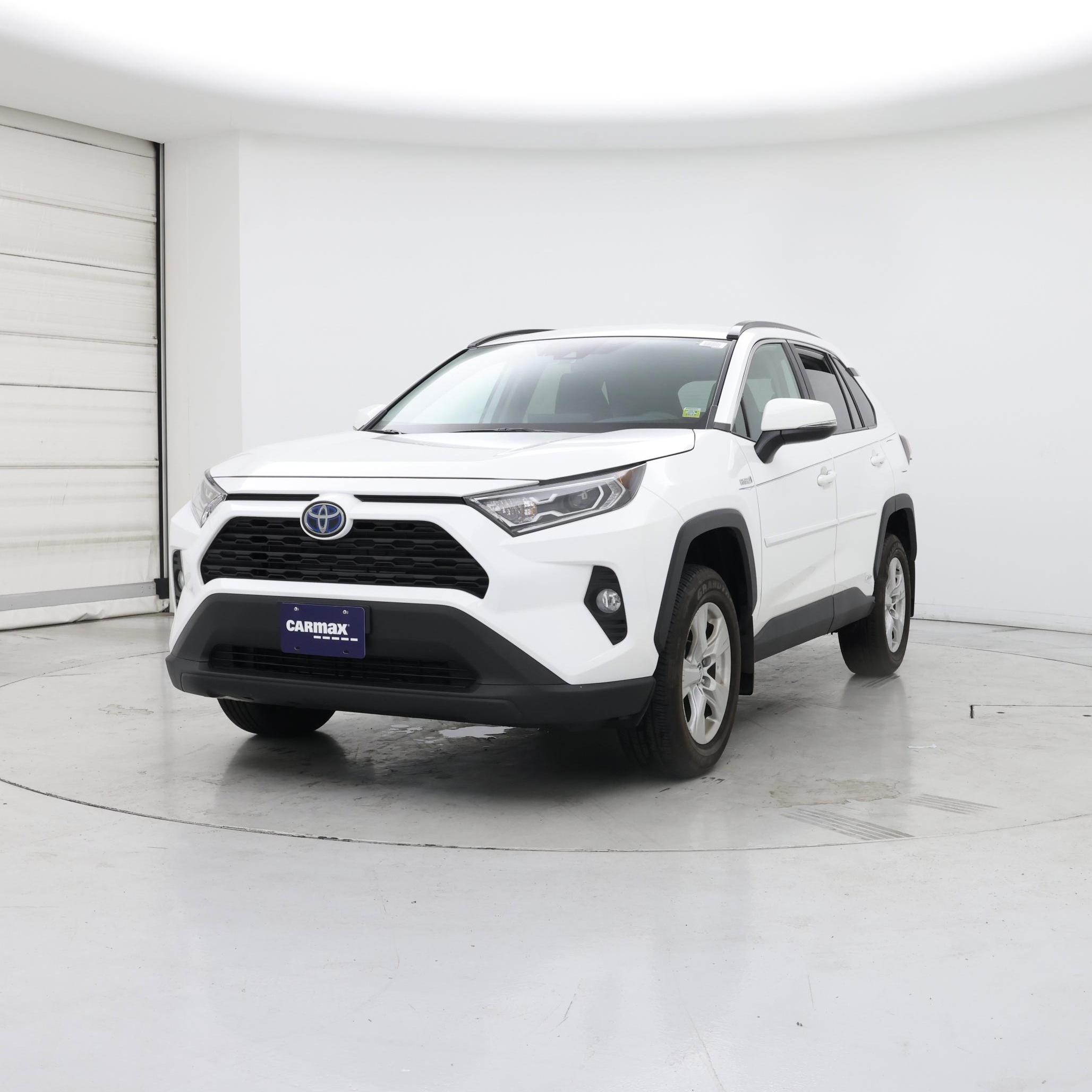 Thumbnail: 2021 Toyota RAV4 - 4