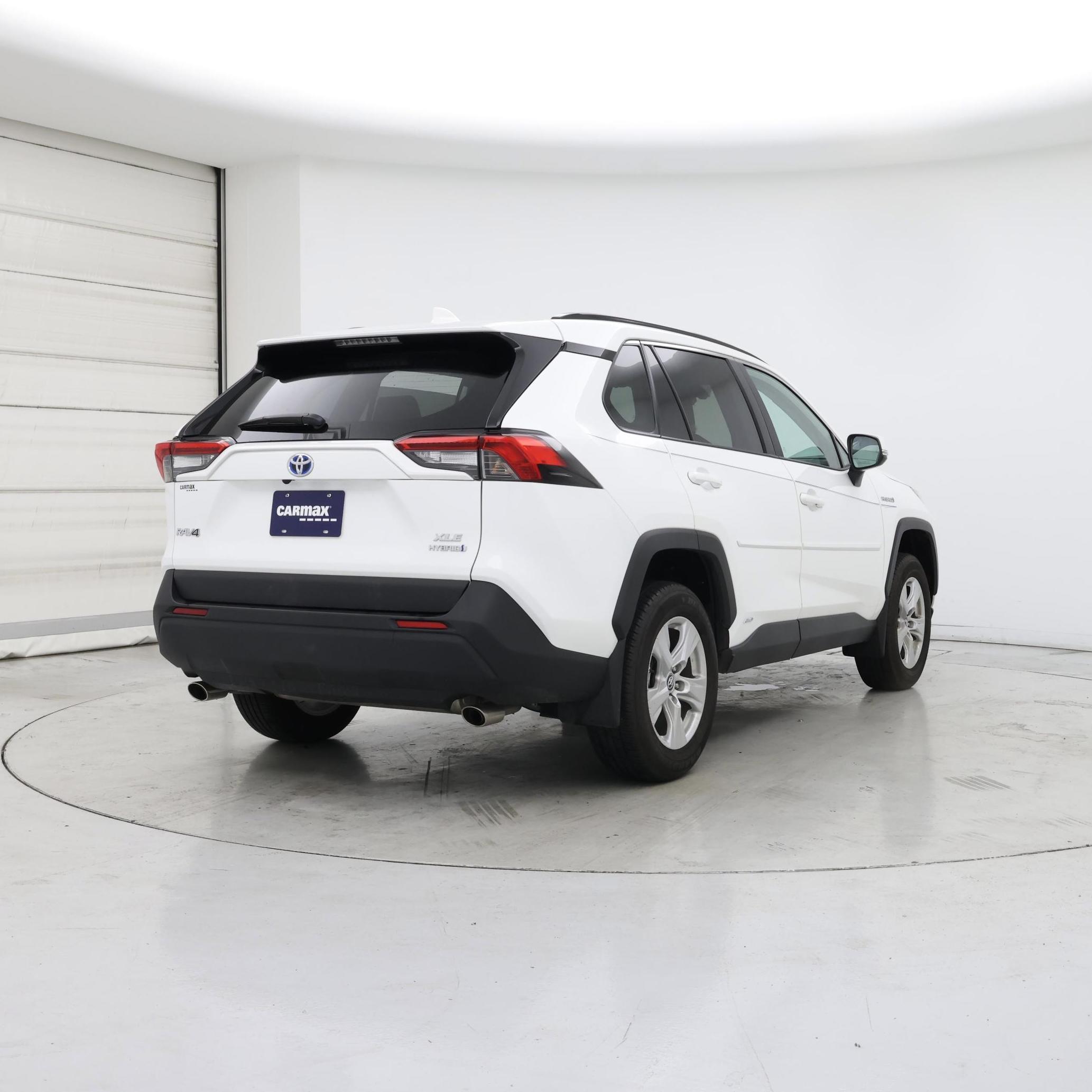 Thumbnail: 2021 Toyota RAV4 - 8