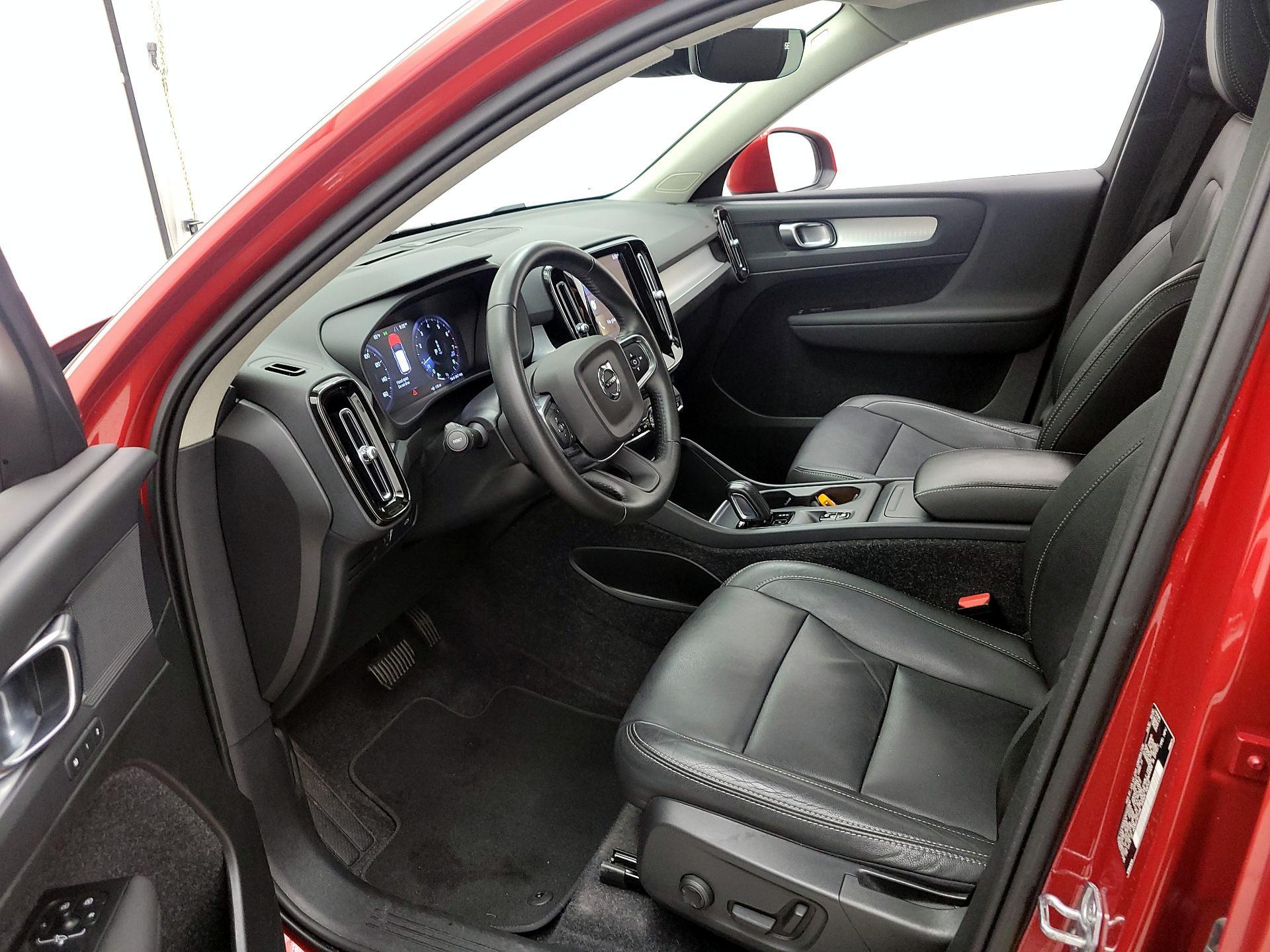 Thumbnail: 2021 Volvo XC40 - 11