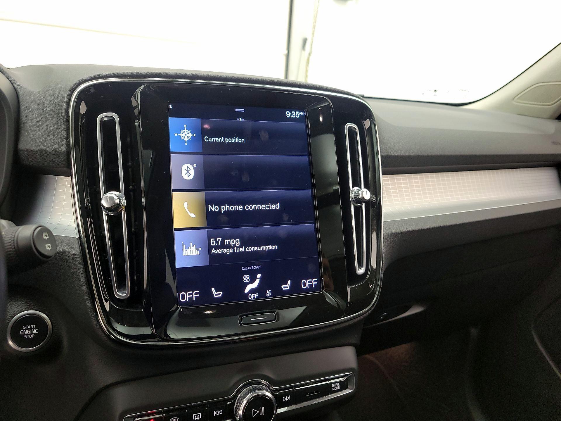 Thumbnail: 2021 Volvo XC40 - 15