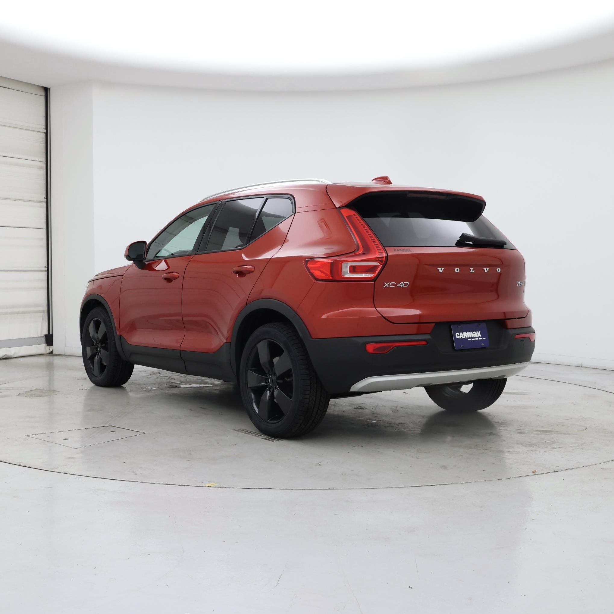 Thumbnail: 2021 Volvo XC40 - 2