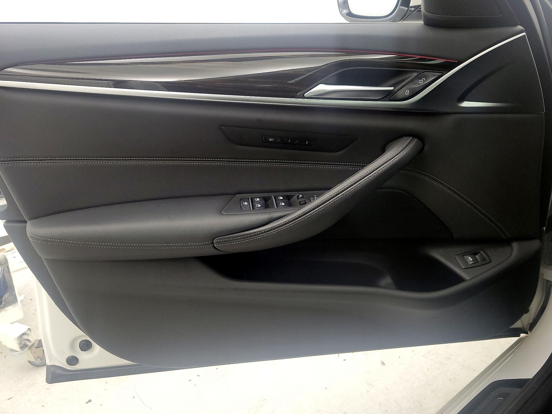 Thumbnail: 2021 BMW 5 Series - 12