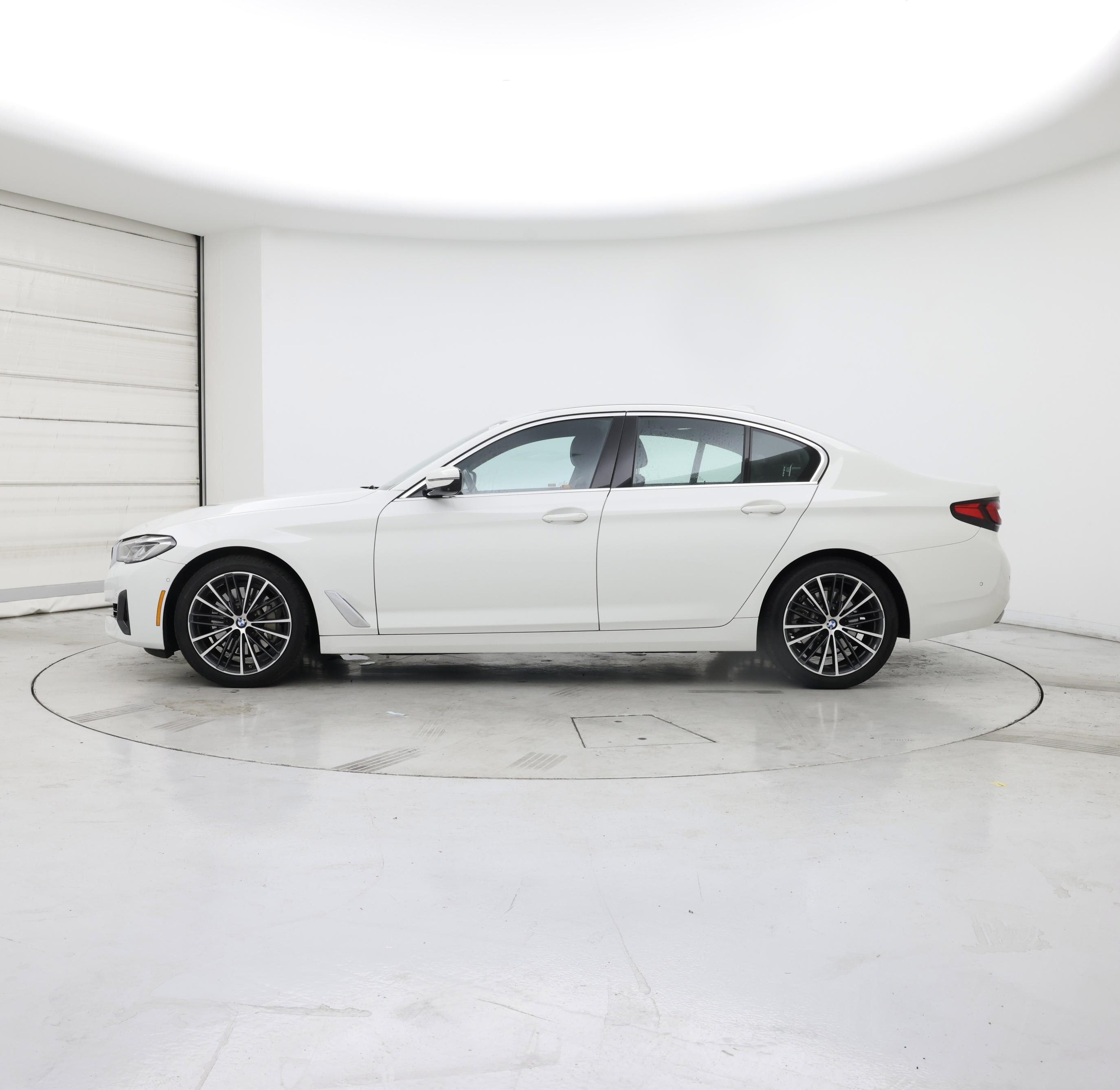 Thumbnail: 2021 BMW 5 Series - 3