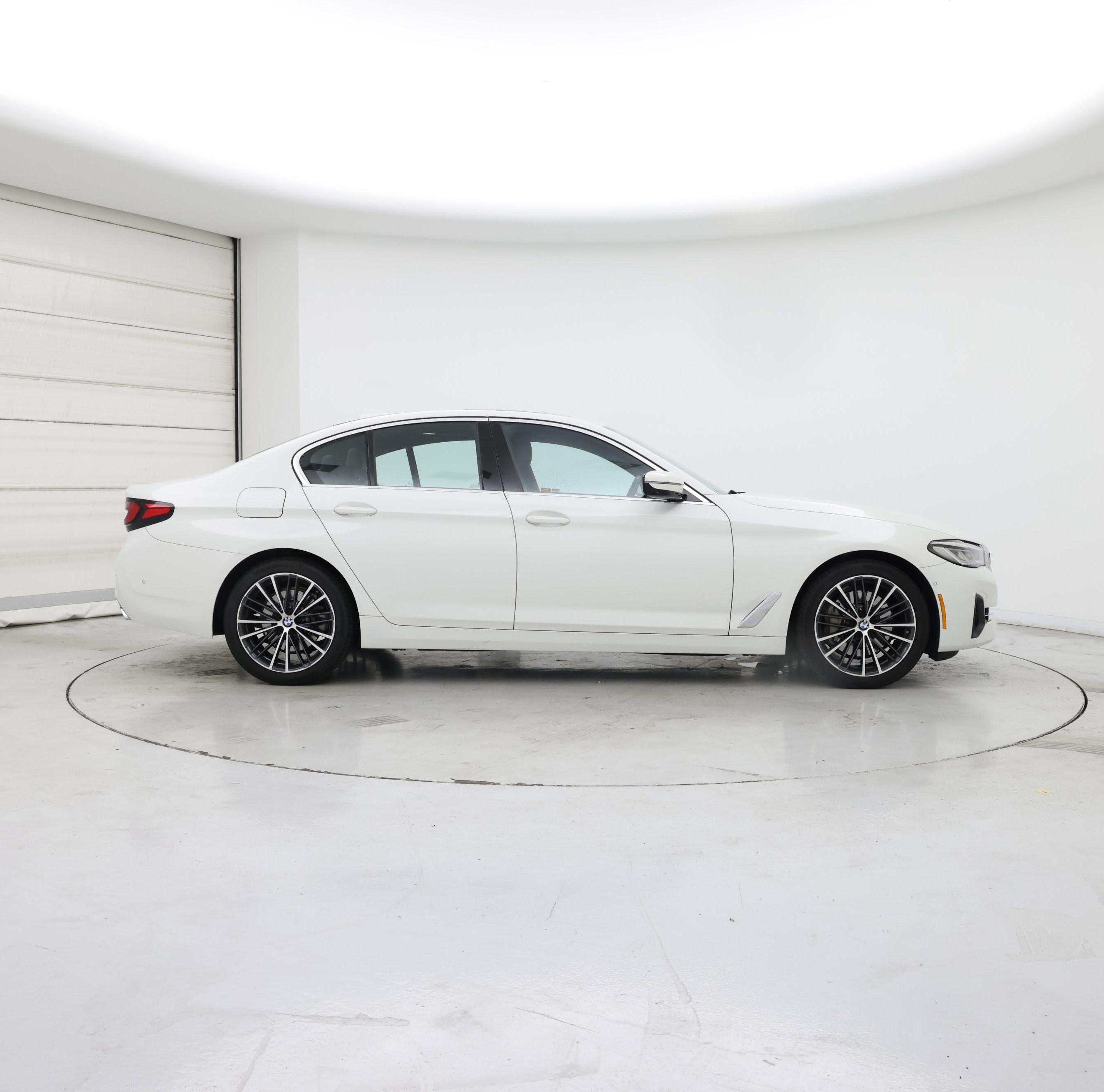 Thumbnail: 2021 BMW 5 Series - 7