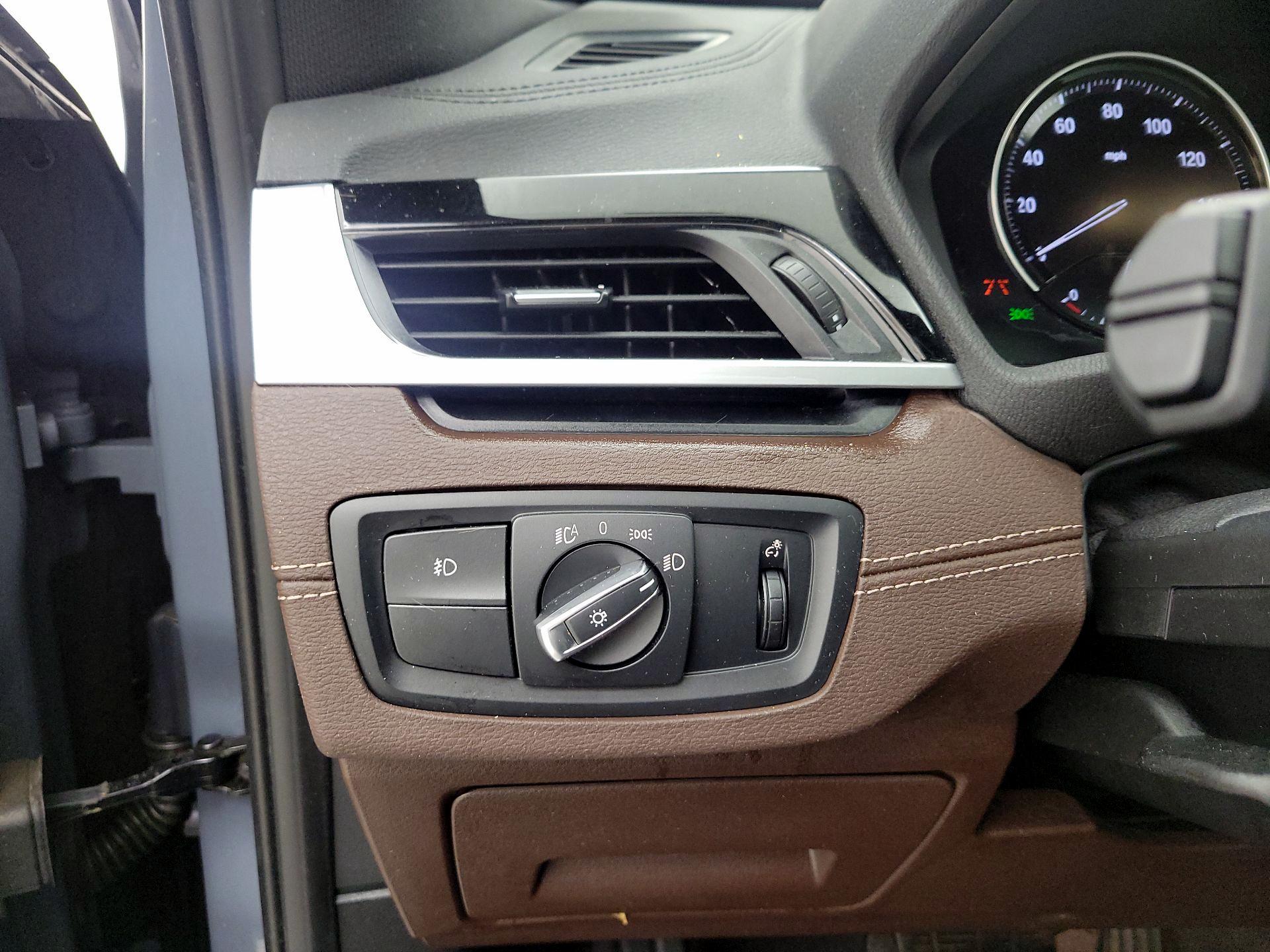 Thumbnail: 2020 BMW X1 - 13