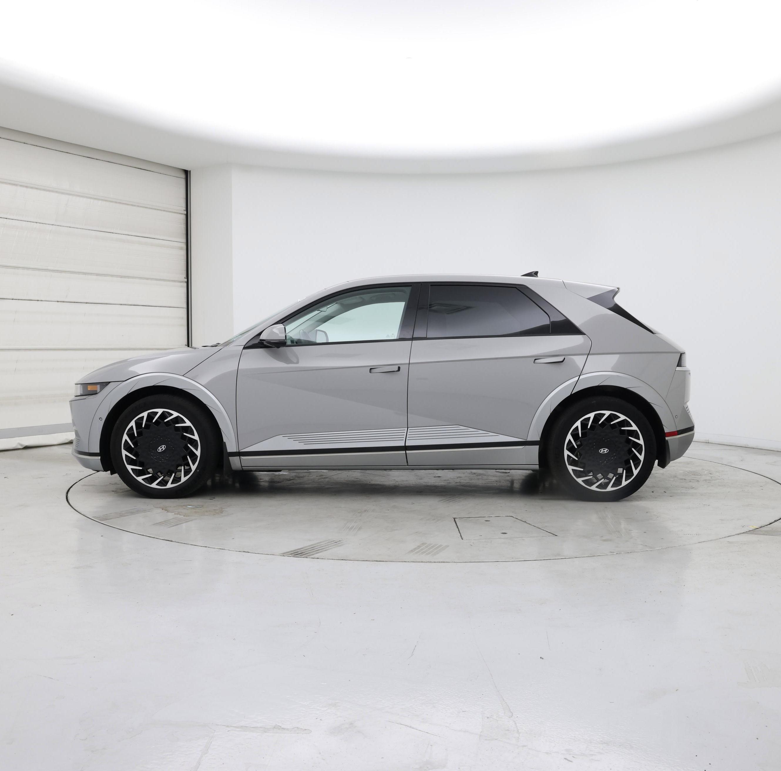 Thumbnail: 2023 Hyundai Ioniq 5 - 3