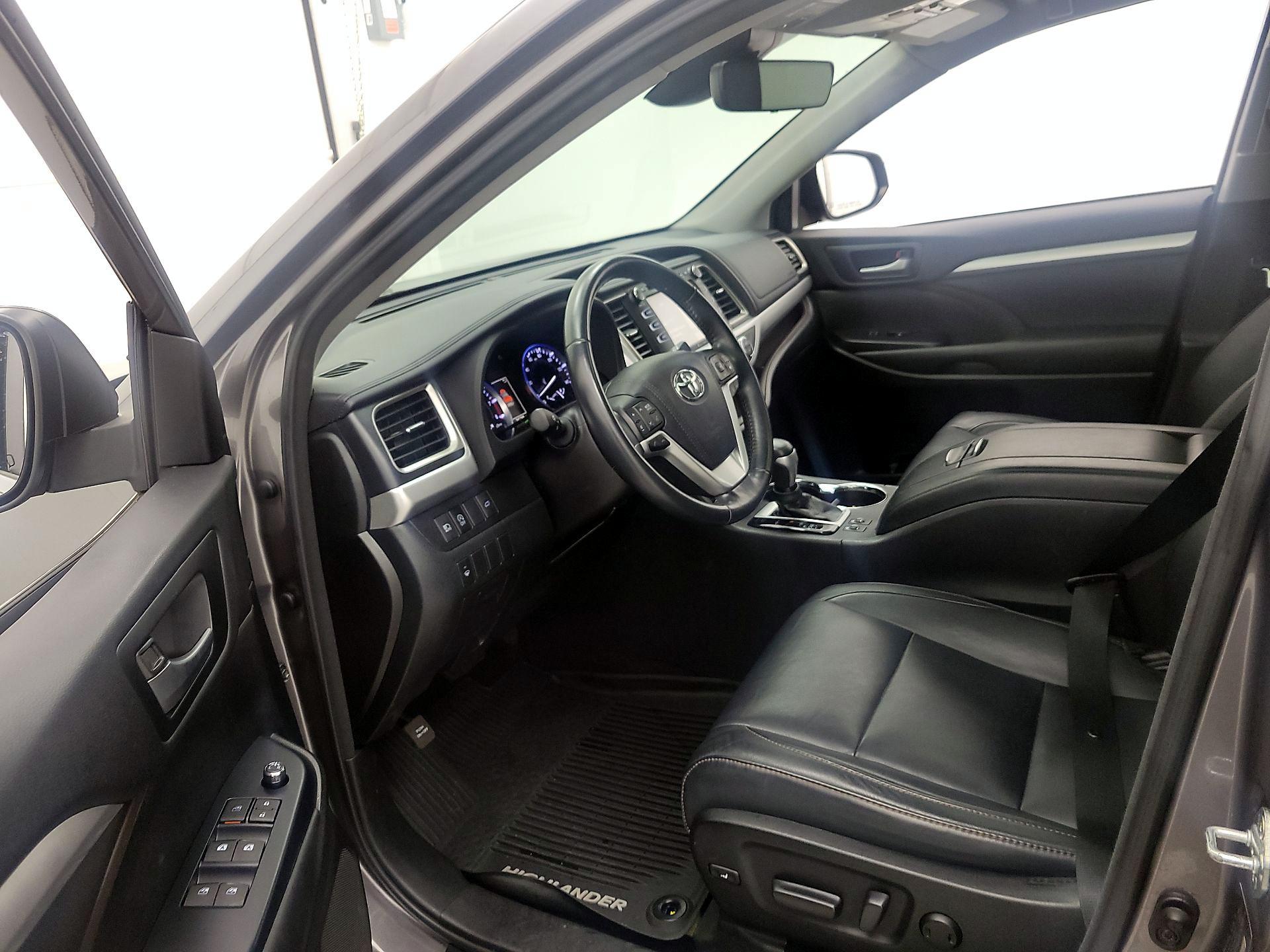 Thumbnail: 2018 Toyota Highlander - 11