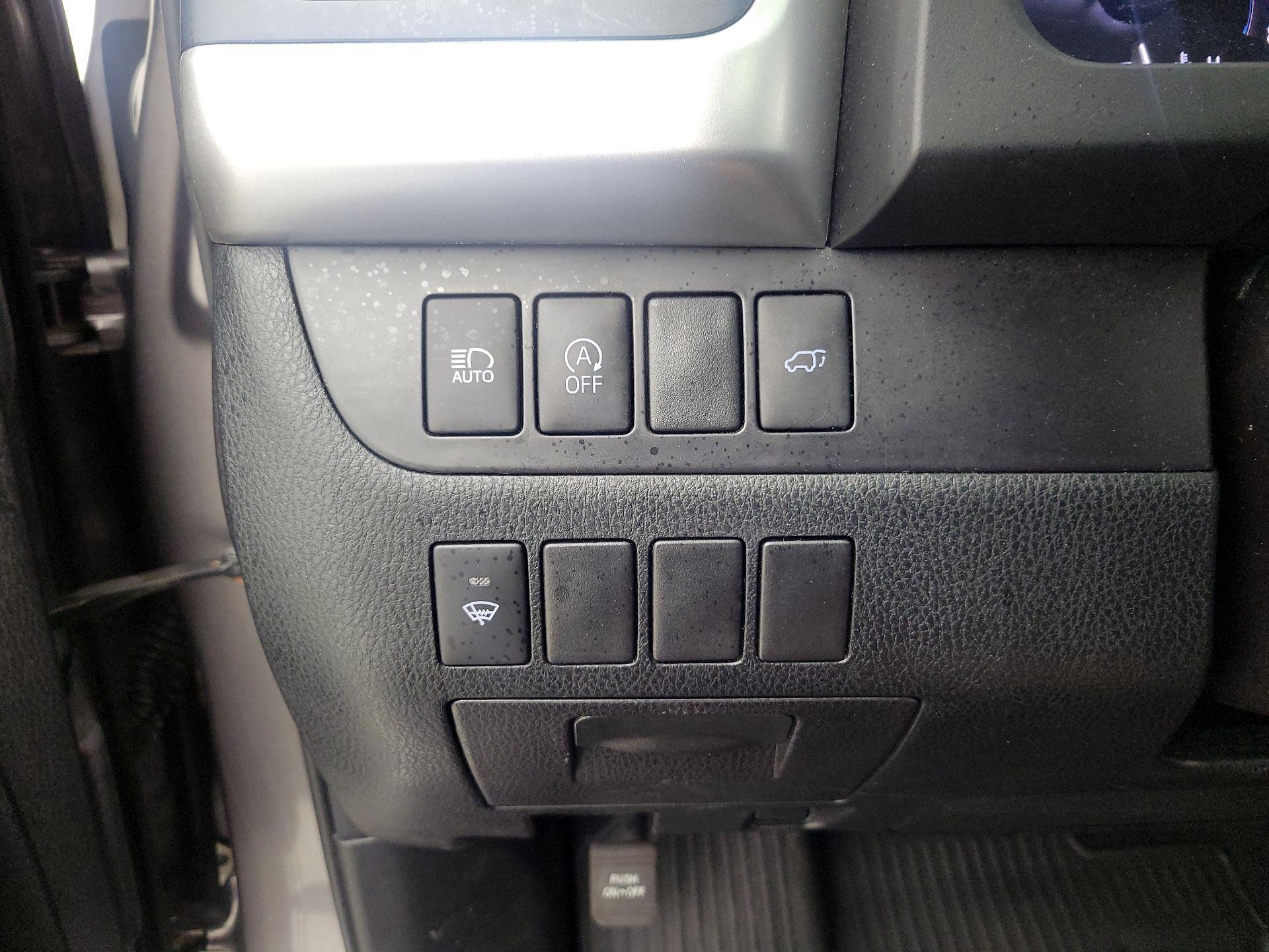 Thumbnail: 2018 Toyota Highlander - 13