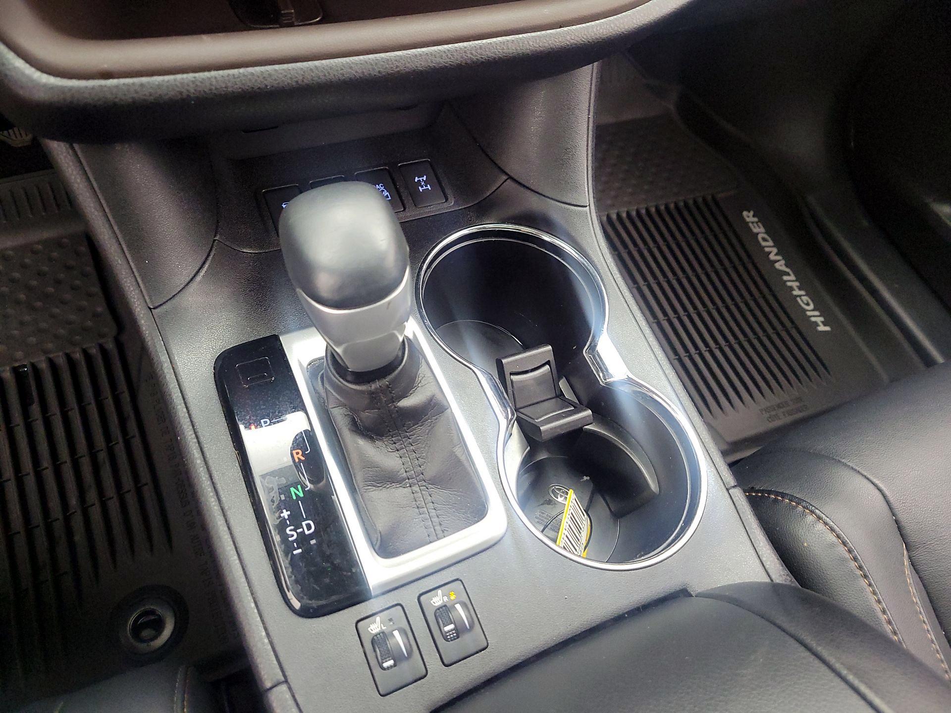 Thumbnail: 2018 Toyota Highlander - 17