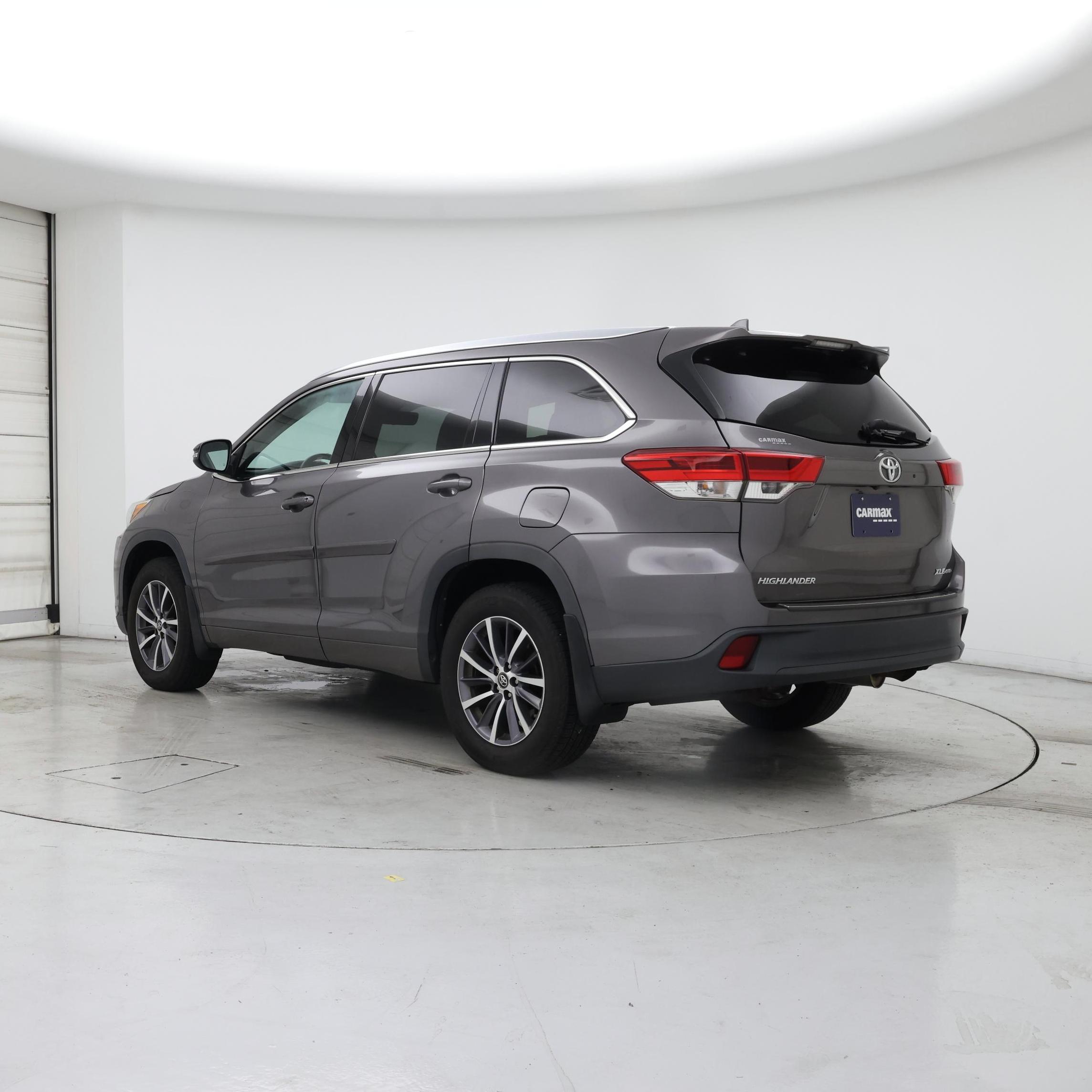 Thumbnail: 2018 Toyota Highlander - 2