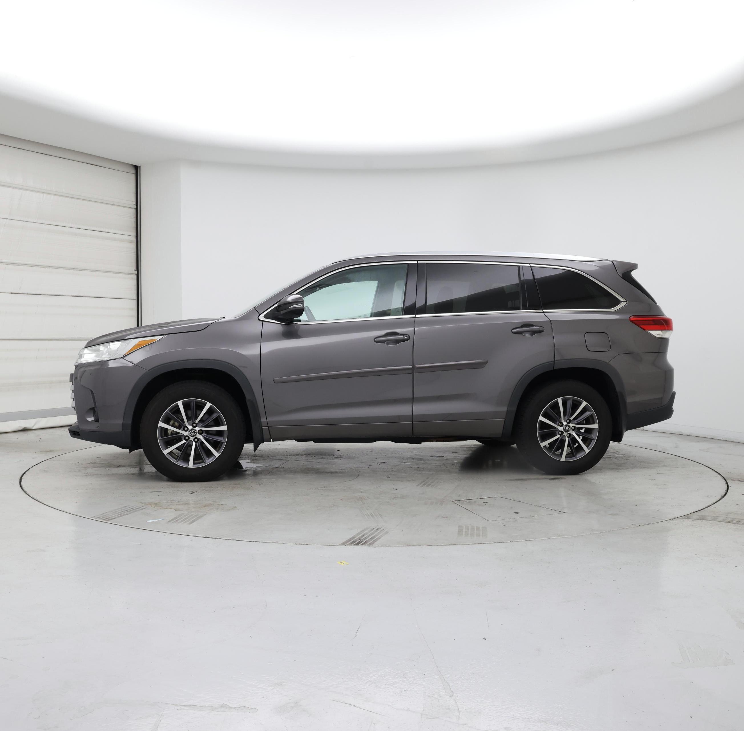Thumbnail: 2018 Toyota Highlander - 3