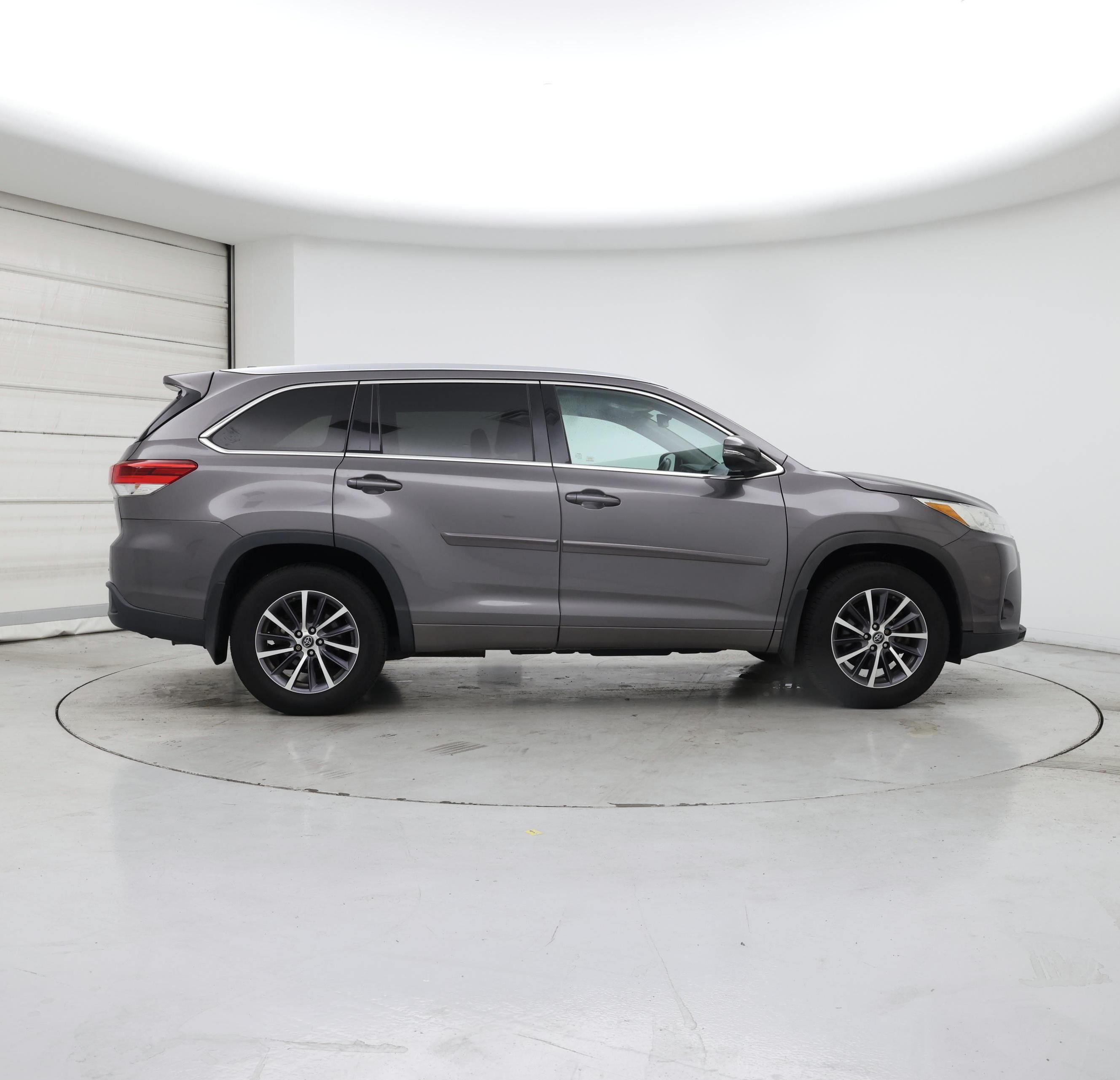 Thumbnail: 2018 Toyota Highlander - 7
