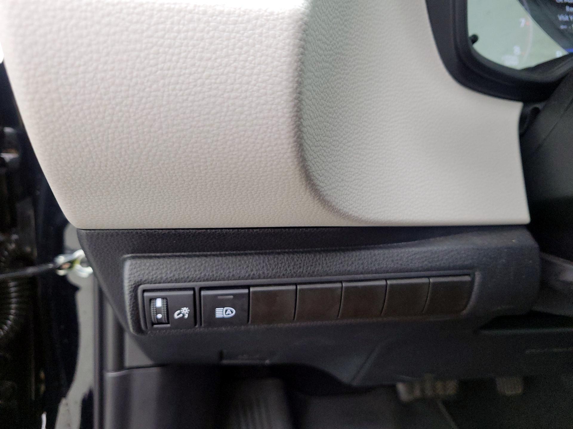 Thumbnail: 2024 Toyota Corolla - 13